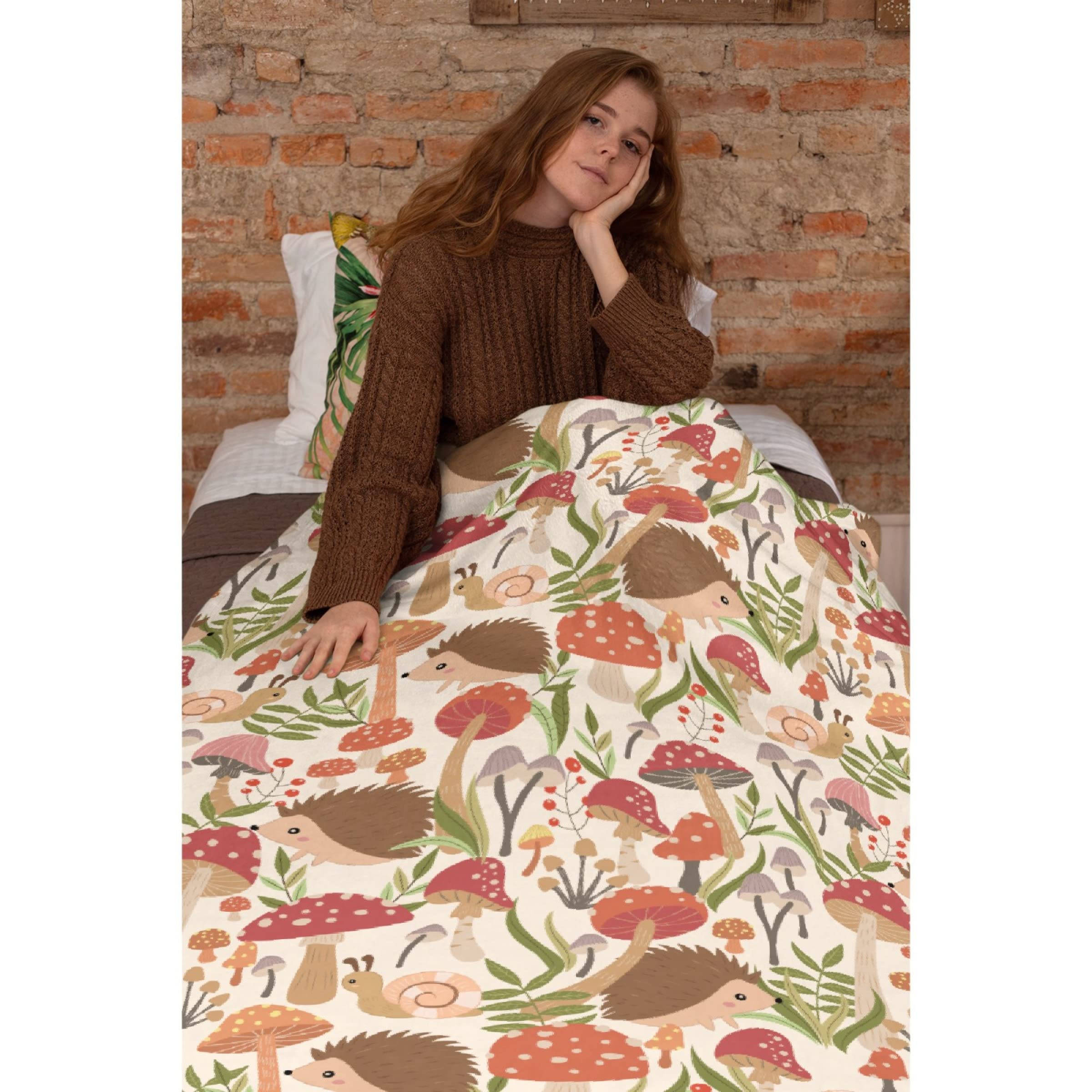 Funny Squirrel & Mushroom Fleece Throw Blanket - Ultra Soft Cozy Extra Large 120x90 Inches (Overking) for Couch, Bed, Living Room - Perfect Gift for Women, Men, Kids - All Season Family Blanket for Snuggling, Movie Nights & Home Decor