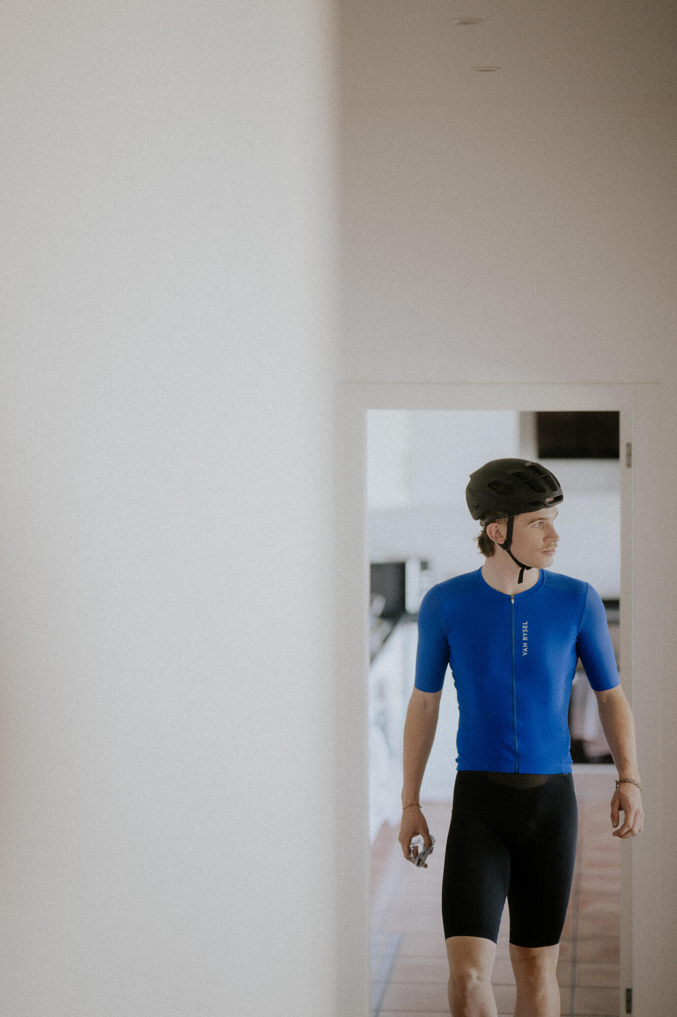 Van Rysel Men's RCR 4 Cycling Bib Shorts - Breathable & Padded Bike Shorts for Road Cycling & Training | Perfect for Long Distance Rides & Indoor Workouts