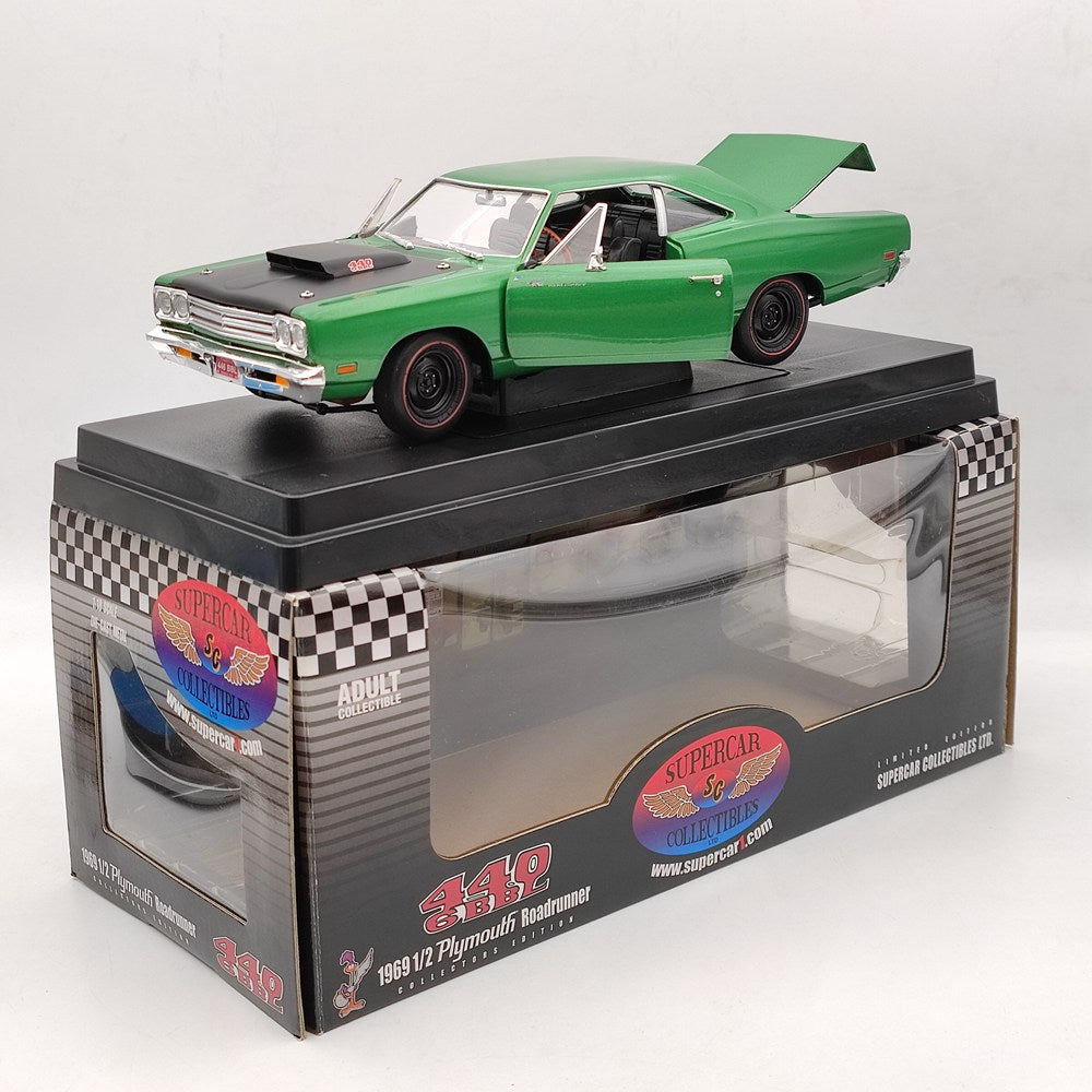 1:18 Scale 1969 1/2 Plymouth Roadrunner 440 6BBL Supercar Diecast Model - Limited Edition Collectible Toy Car in Green - Perfect for Car Enthusiasts, Christmas Gifts & Display Collection