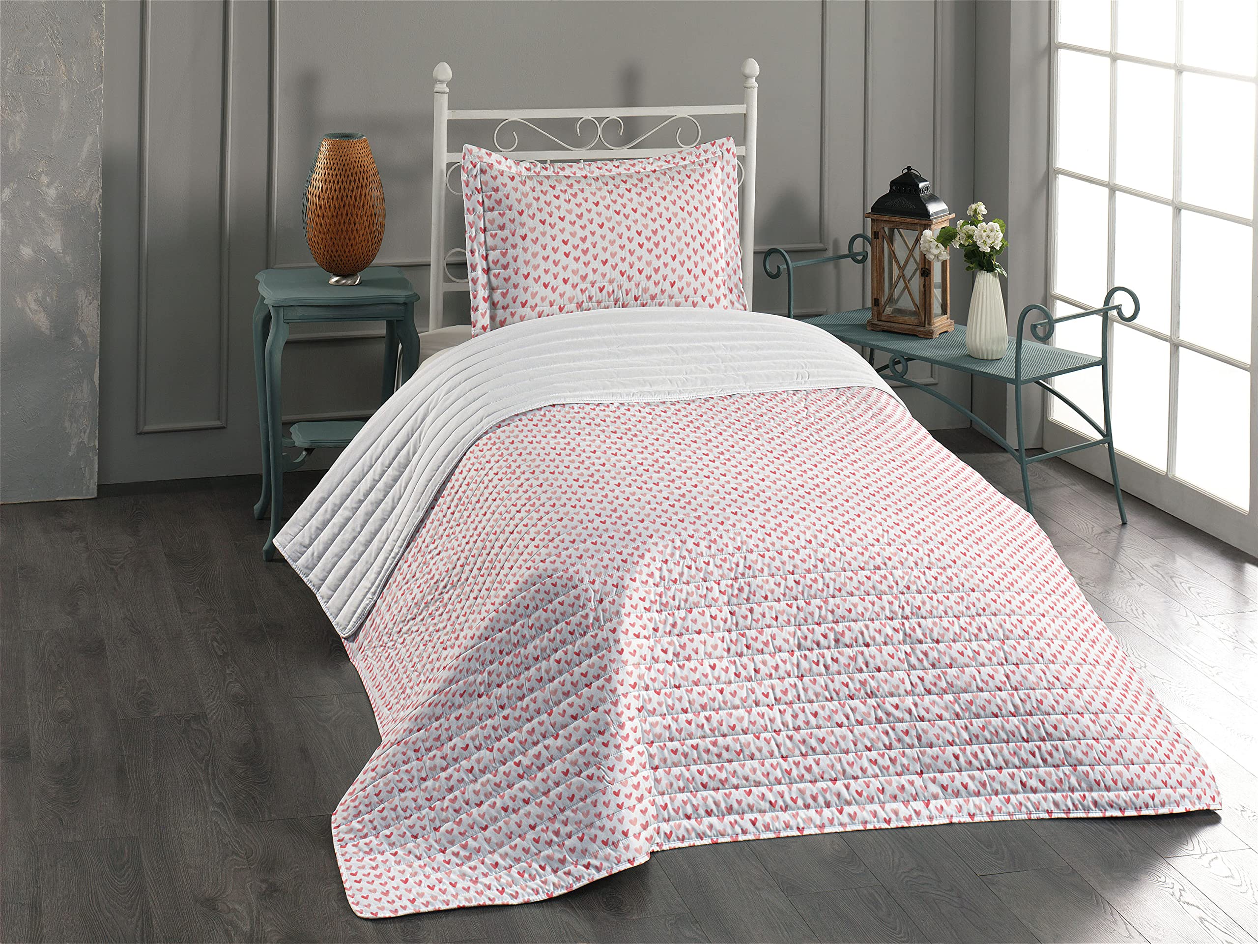 Ambesonne Love Microfiber Bedspread Set - Twin Size Hearts Retro Design in Dark Coral & White | Soft Comforter with Pillow Sham | Minimalist Bedroom Decor for Couples & Romantic Home Styling