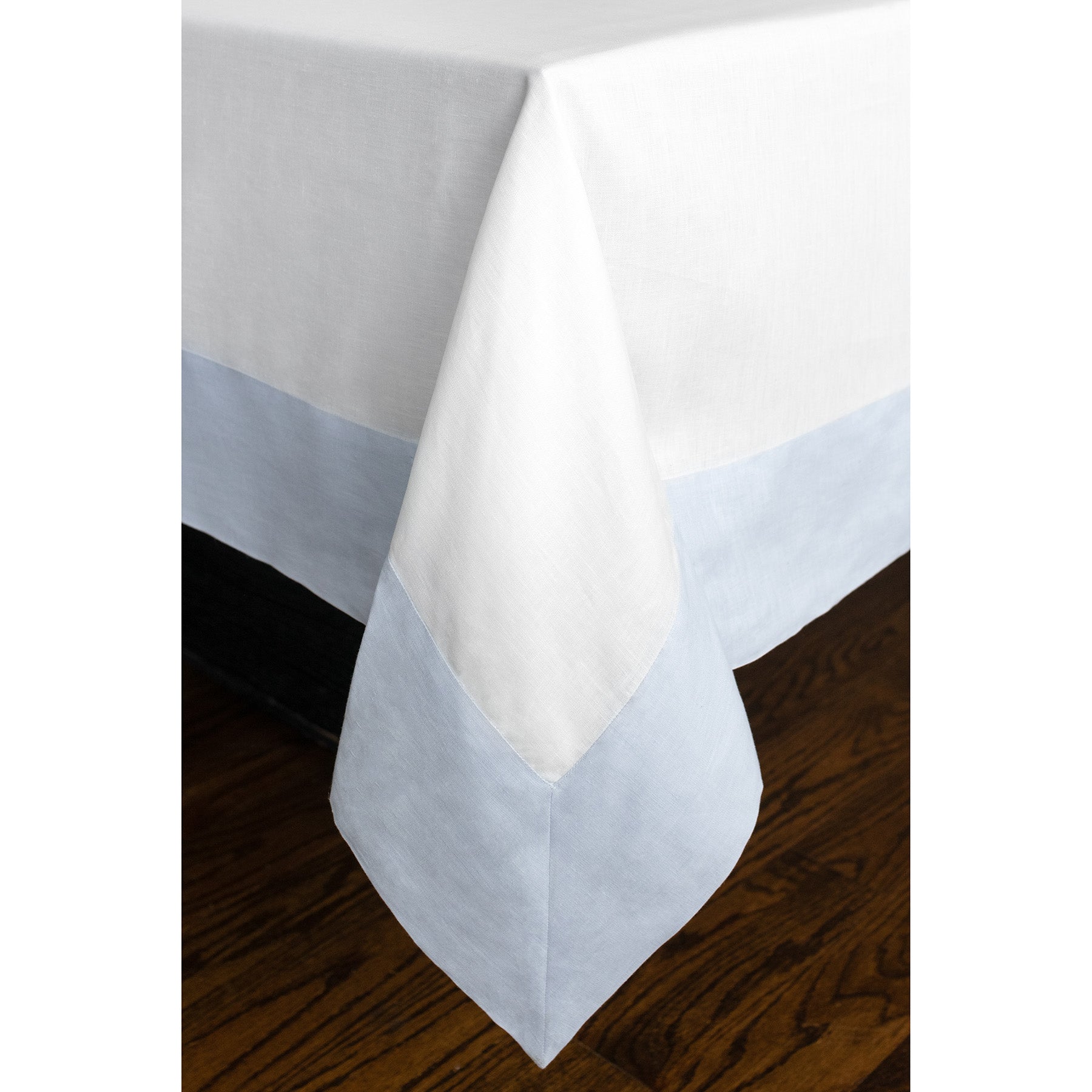 Stylish Contempo Tablecloth for Dining & Parties - Waterproof & Wrinkle-Free - Perfect for Home, Restaurants & Events