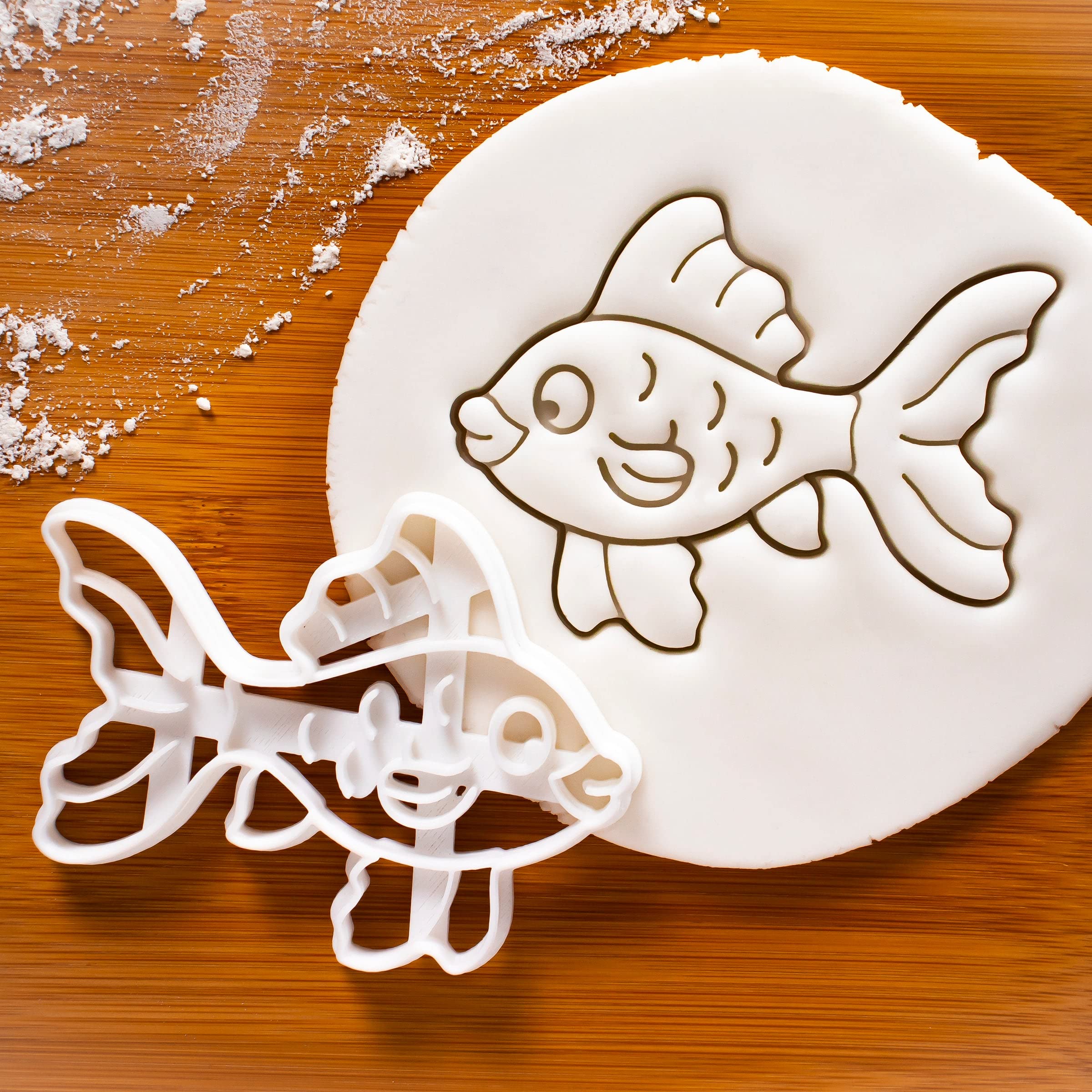 Bakerlogy Goldfish Cookie Cutter - Stainless Steel Fish-Shaped Baking Tool for Cookies, Fondant, Pastry - Perfect for Kids' Parties, DIY Baking, and Holiday Treats