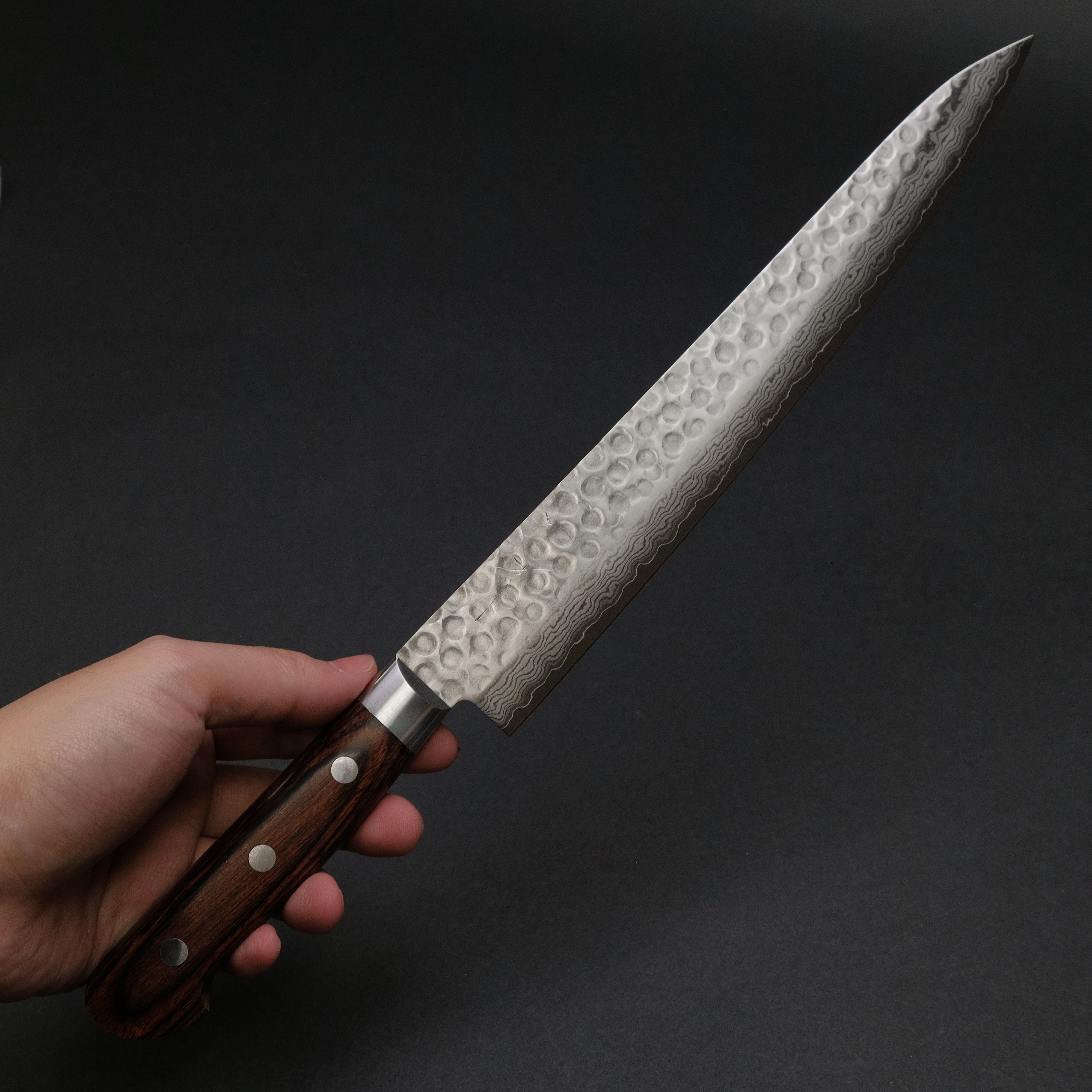 Hitohira HG Tsuchime Damascus Sujihiki 240mm Japanese Chef Knife - Hand-Forged Carbon Steel Blade with Imitation Mahogany Handle - Perfect for Slicing Sashimi, Roasts & Delicate Proteins