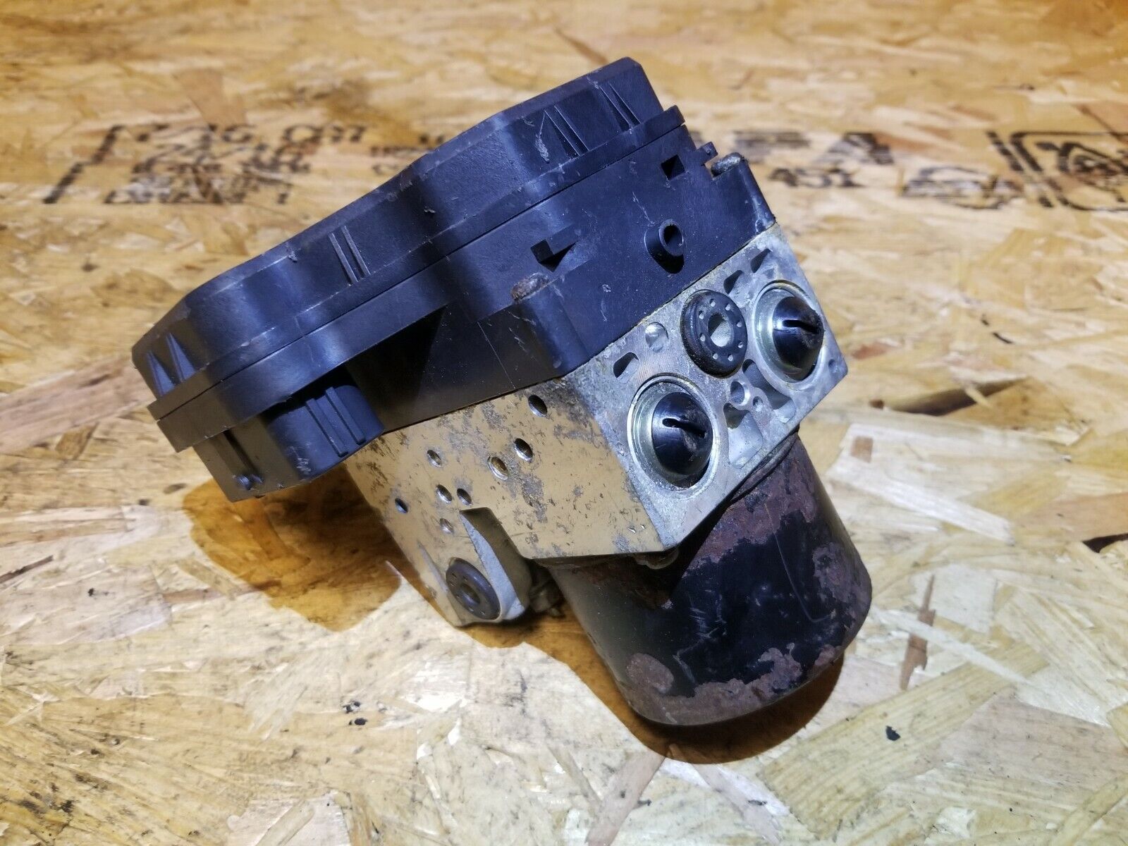2005 Lexus RX350 ABS Pump Anti-Lock Brake Module OEM #126 - Replacement Part for Brake System Repair & Maintenance