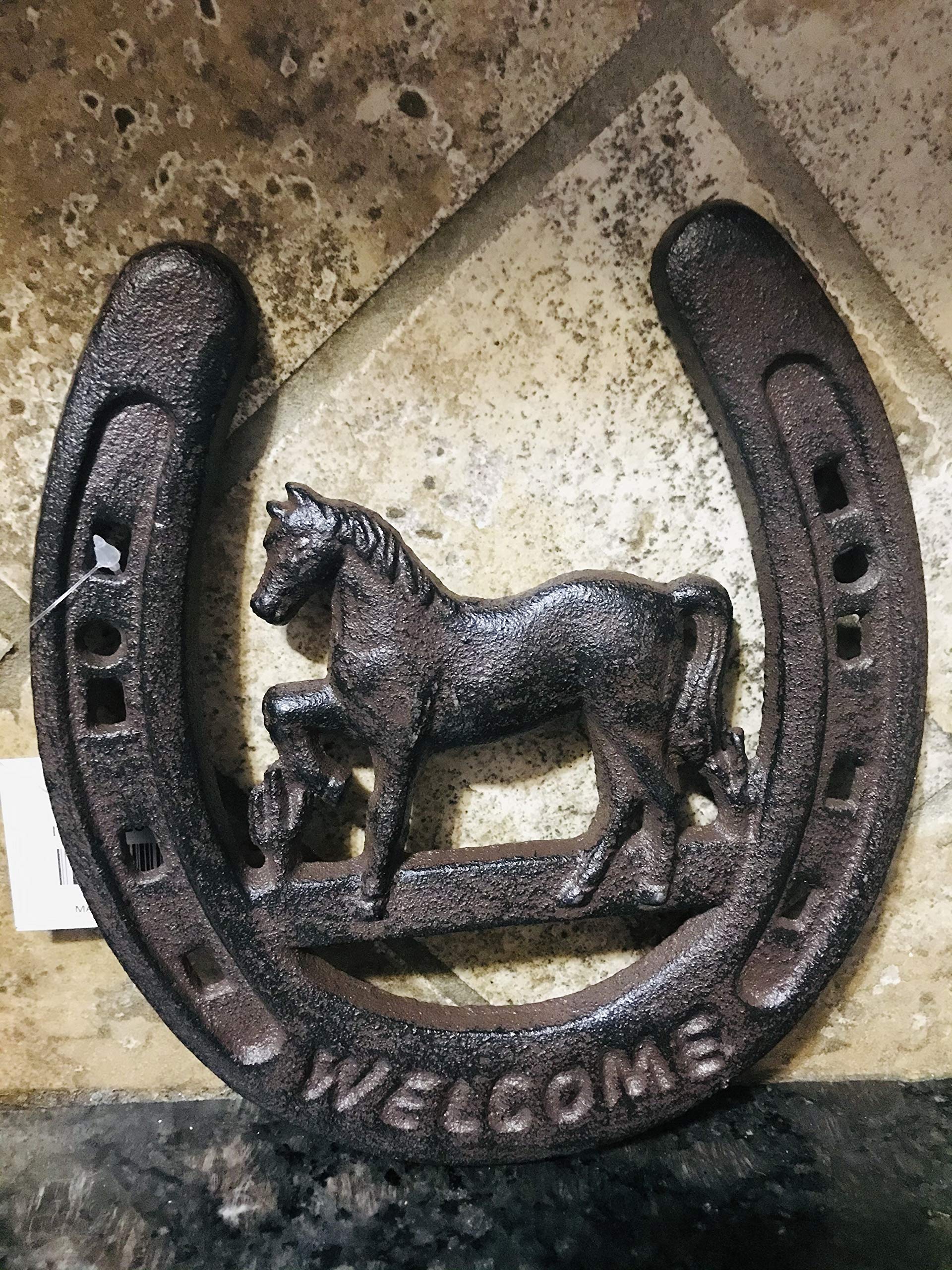 Lucky Horseshoe Cast Iron Welcome Sign - Texas Style Rustic Barn Decor for Home, Farmhouse & Ranch Entryway | Perfect for Western, Cowboy & Equestrian Themed Spaces