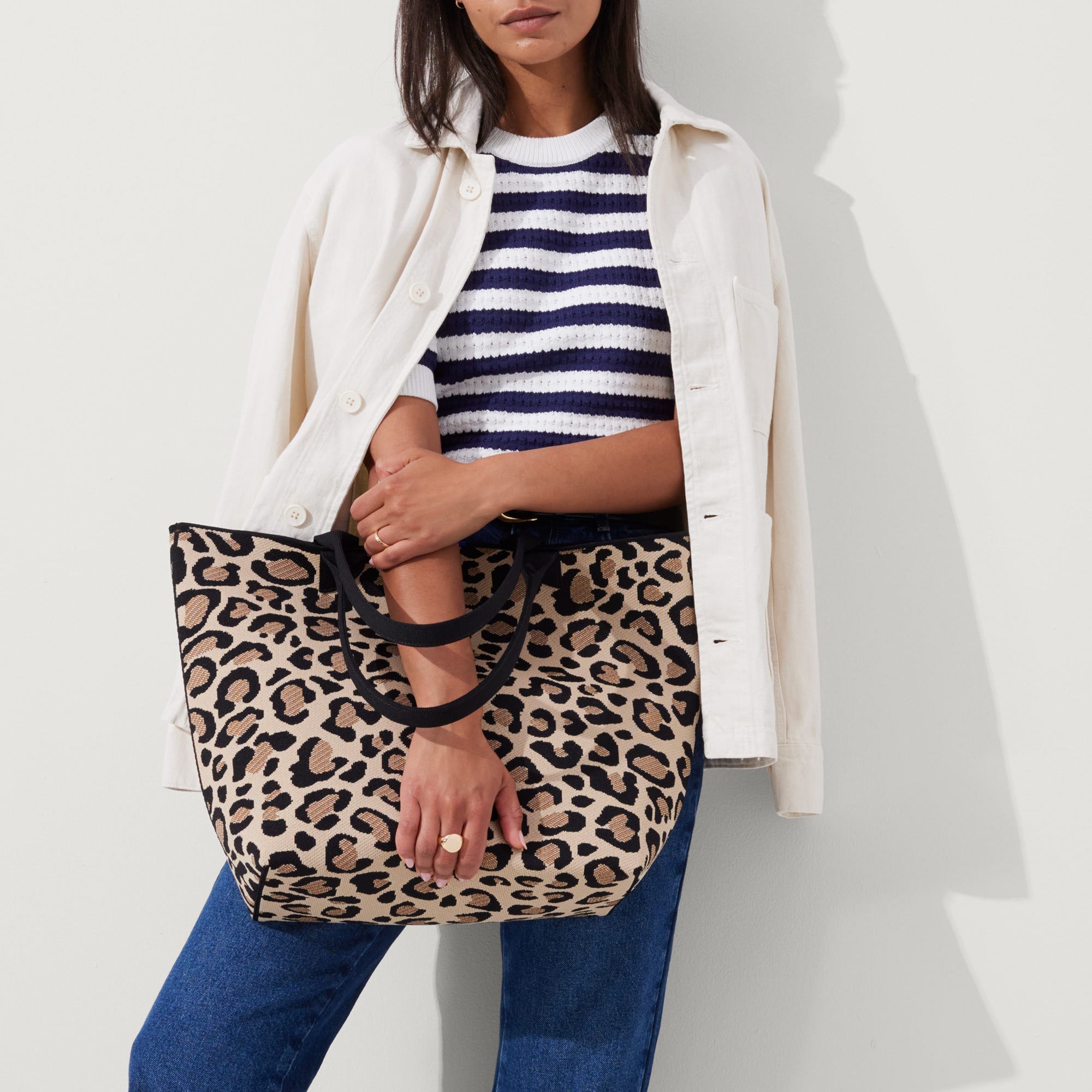 Stylish Lightweight Tote Bag with Desert Cat Print - Perfect for Beach, Shopping & Everyday Use