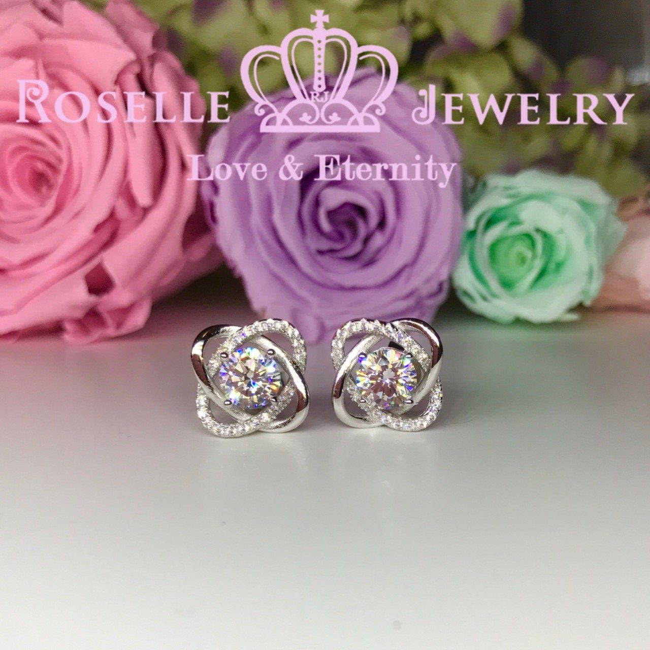 Floral Stud Earrings for Women - Dainty Flower Earrings for Daily Wear, Gift Giving & Special Occasions | Hypoallergenic & Lightweight