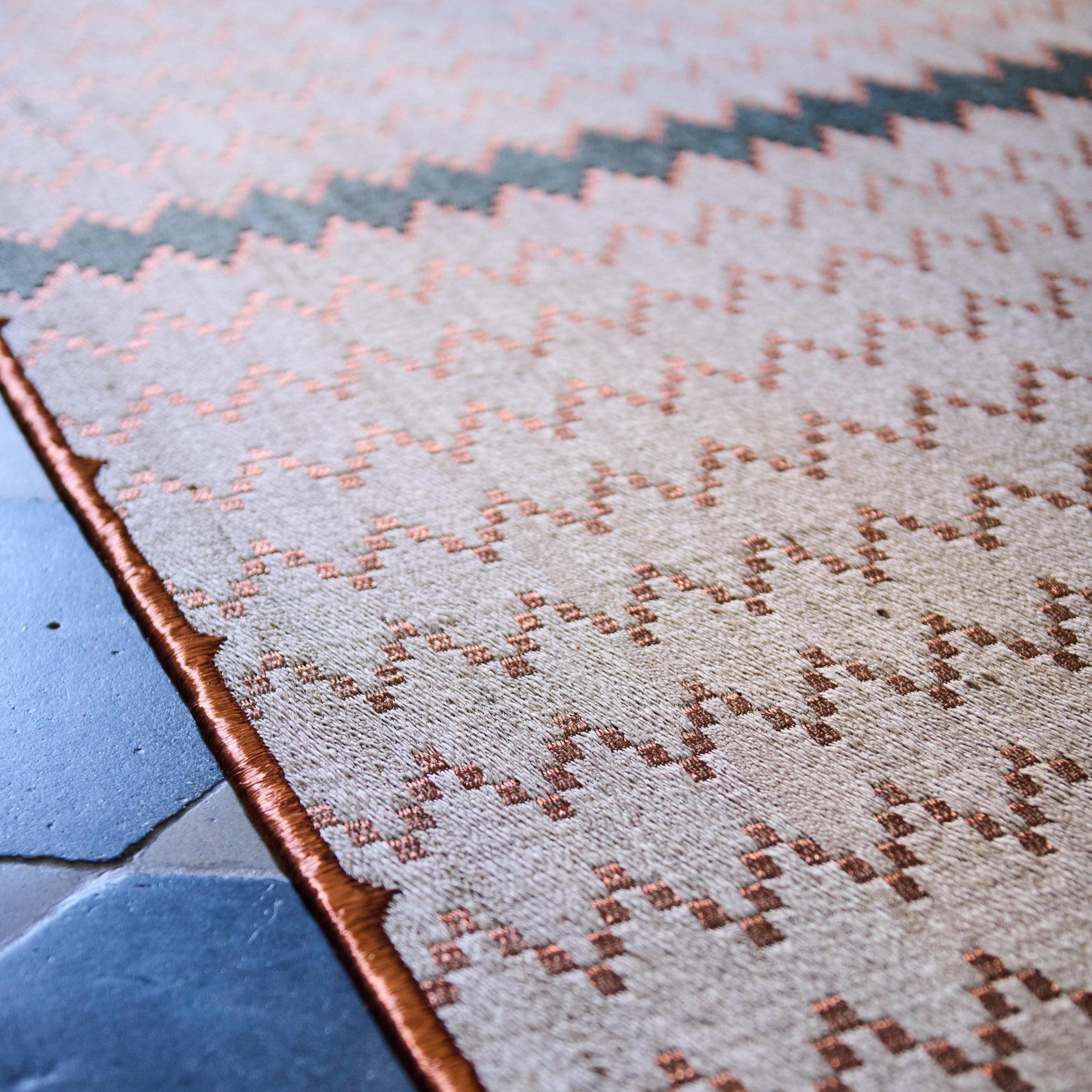 Infinity Line Matière Collection 200x280 cm Soft Plush Area Rug - Perfect for Living Room, Bedroom, and Office Decor