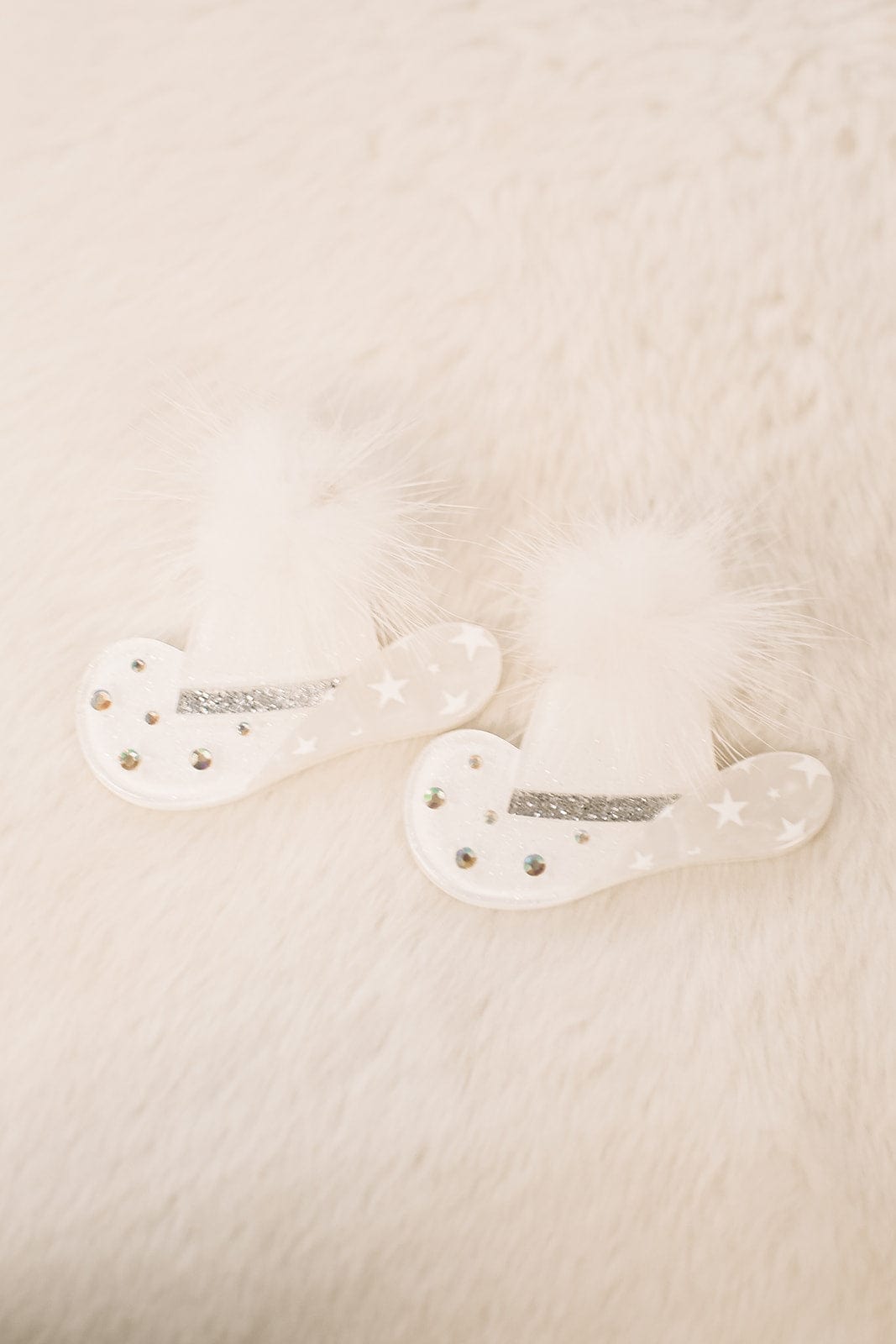 Elegant White Feather Western Earrings for Women - Boho Chic Cowgirl Style - Perfect for Parties, Weddings & Country Music Festivals