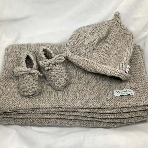 Cozy Travel Blanket, Beanie & Booties Set - Winter Warmth Essentials for Airplane, Car & Outdoor Adventures