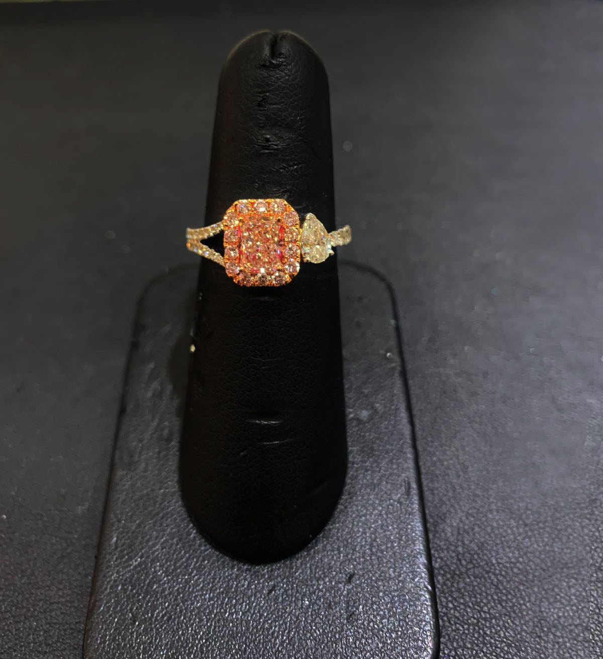 18K White Gold Pink Diamond Ring for Women - Elegant Engagement, Wedding, Anniversary Gift - Perfect for Proposals, Special Occasions & Everyday Luxury