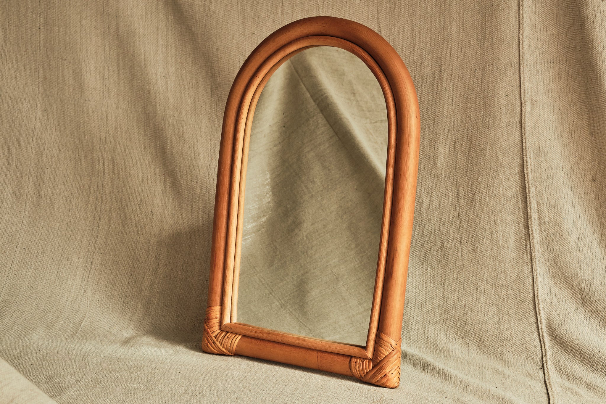 Stylish Bamboo Wall Mirror - Natural Round or Rectangular Hanging Decor for Living Room, Bedroom, Bathroom | Eco-Friendly Home Accent for Modern & Bohemian Interiors