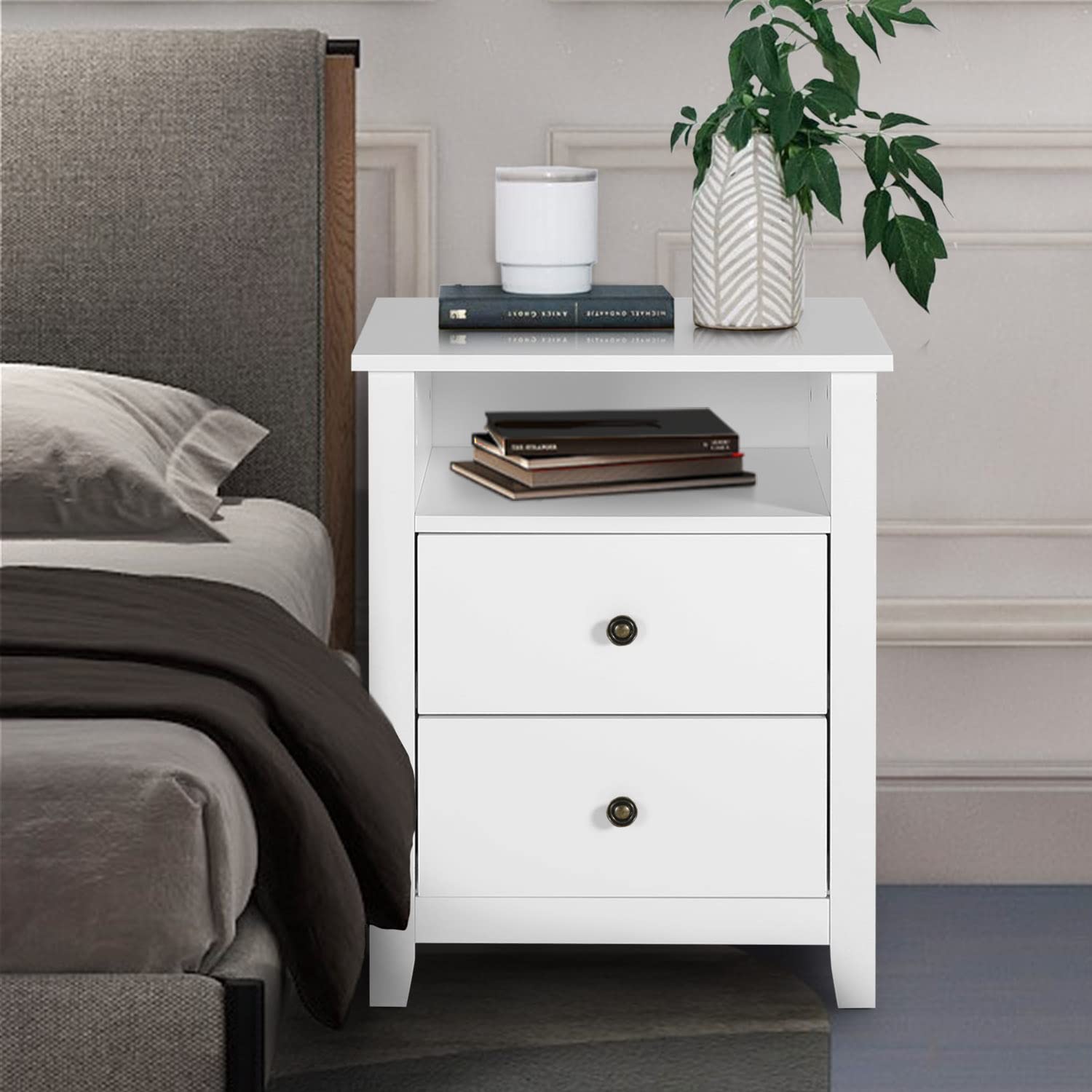 3-Piece Modern White Wooden Bedroom Set with 7-Drawer Dresser & 2-Drawer Nightstands - Perfect for Master Bedroom, Guest Room & Apartment Decor