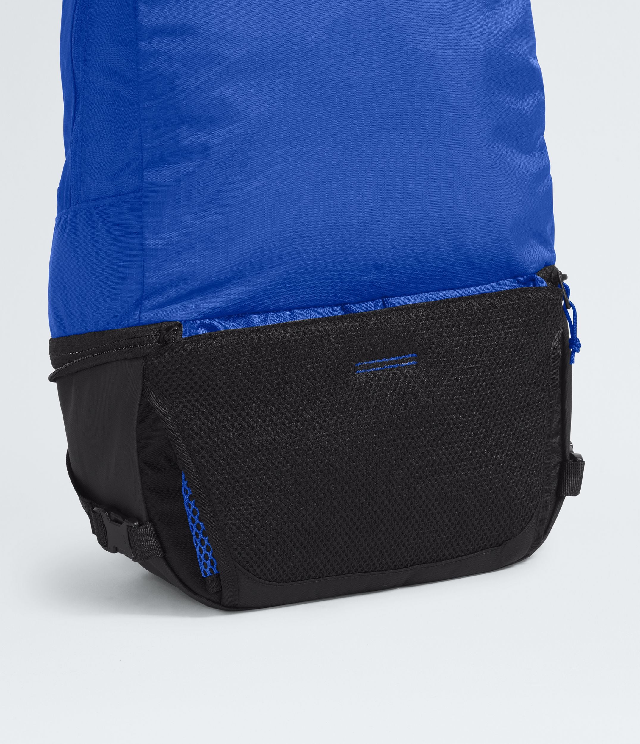 The North Face Borealis Convertible Backpack - Lightweight Hiking Daypack for Men & Women - Water-Resistant Travel & Commuter Bag for Outdoor Adventures, School & Work
