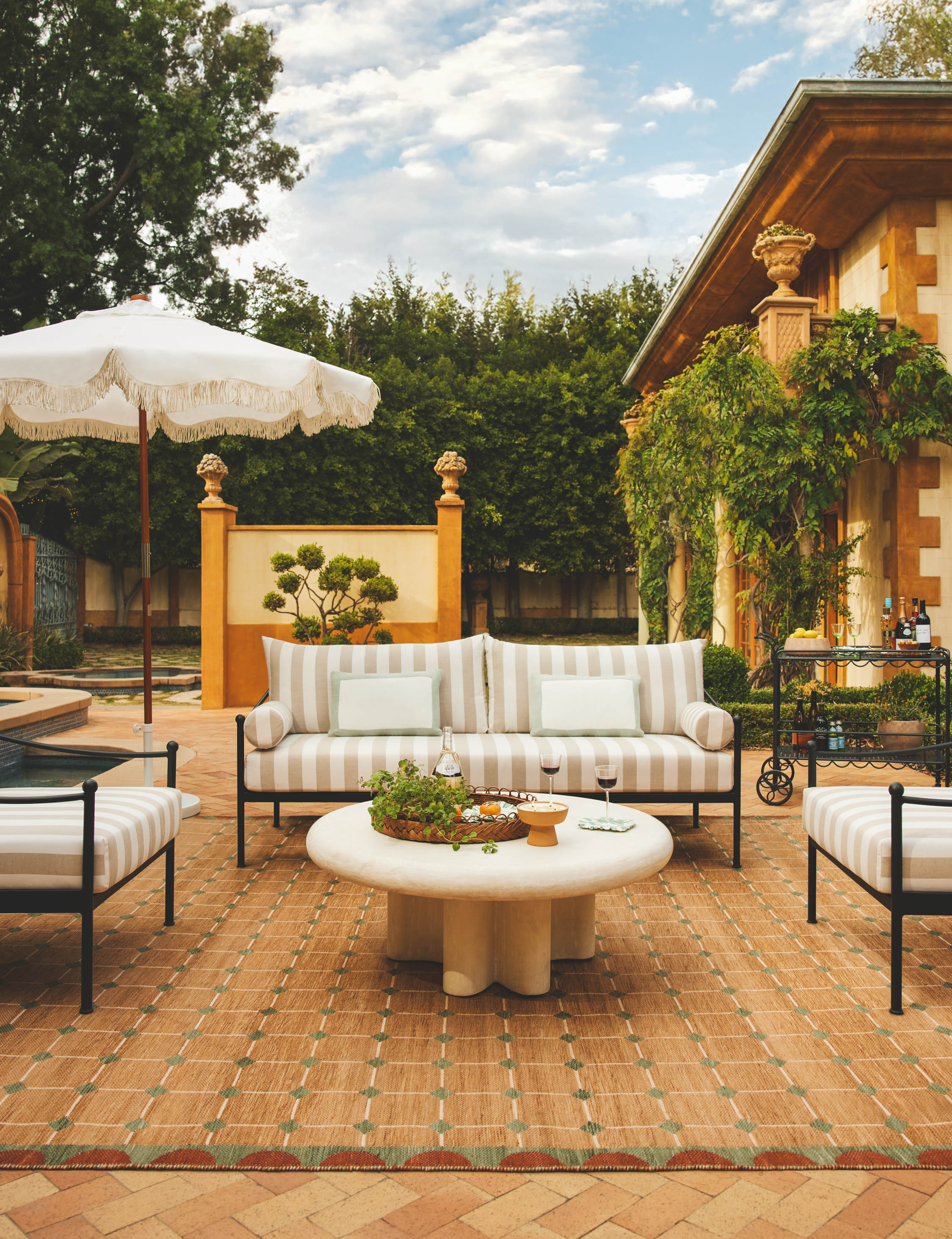 Amica Indoor Outdoor Pillows - Waterproof & Weather Resistant - Perfect for Patio, Garden, Poolside & Home Decor