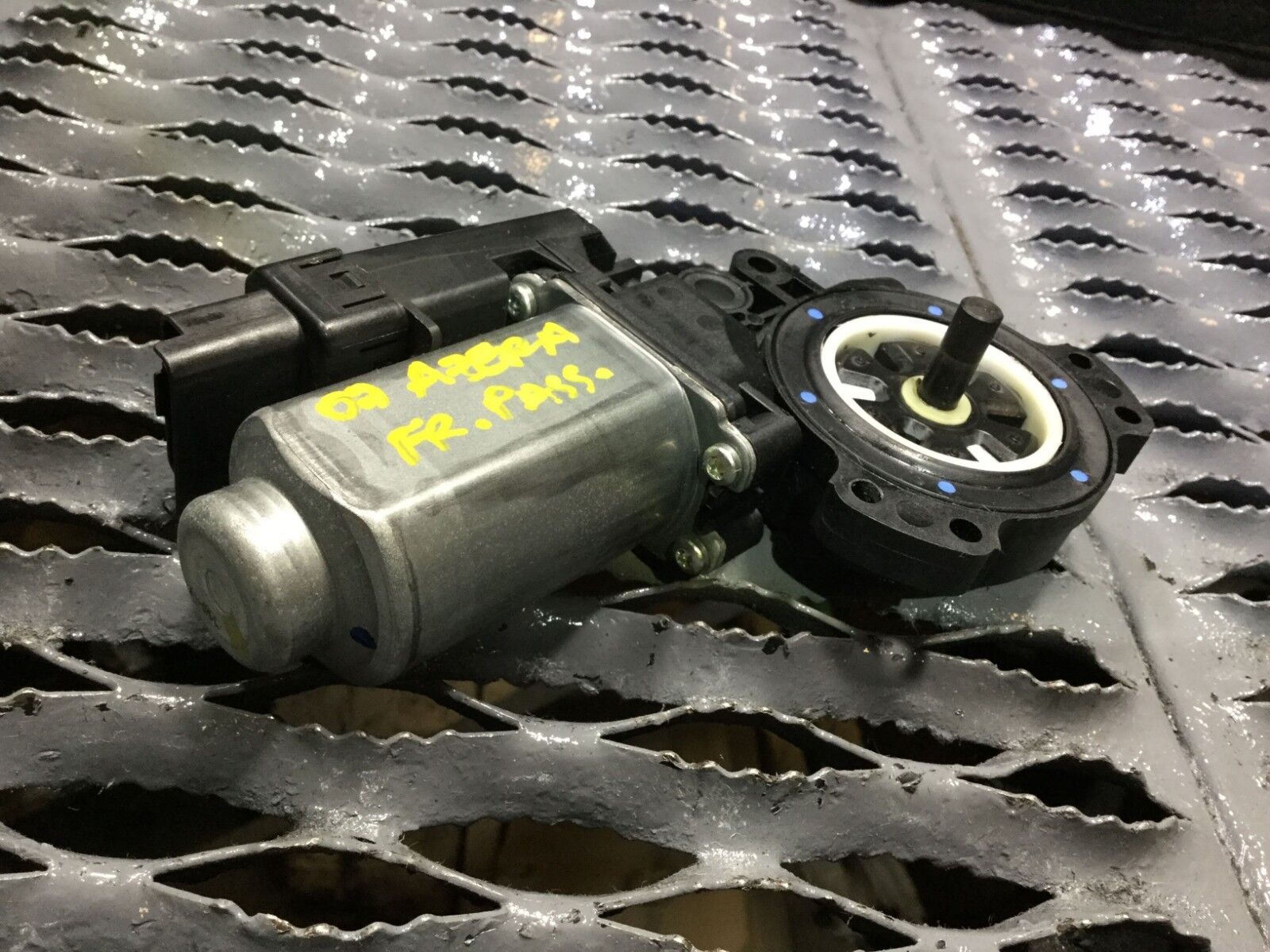 2006-2011 Hyundai Azera Front Right Passenger Power Window Motor OEM Replacement - Perfect for Smooth Window Operation & Repair