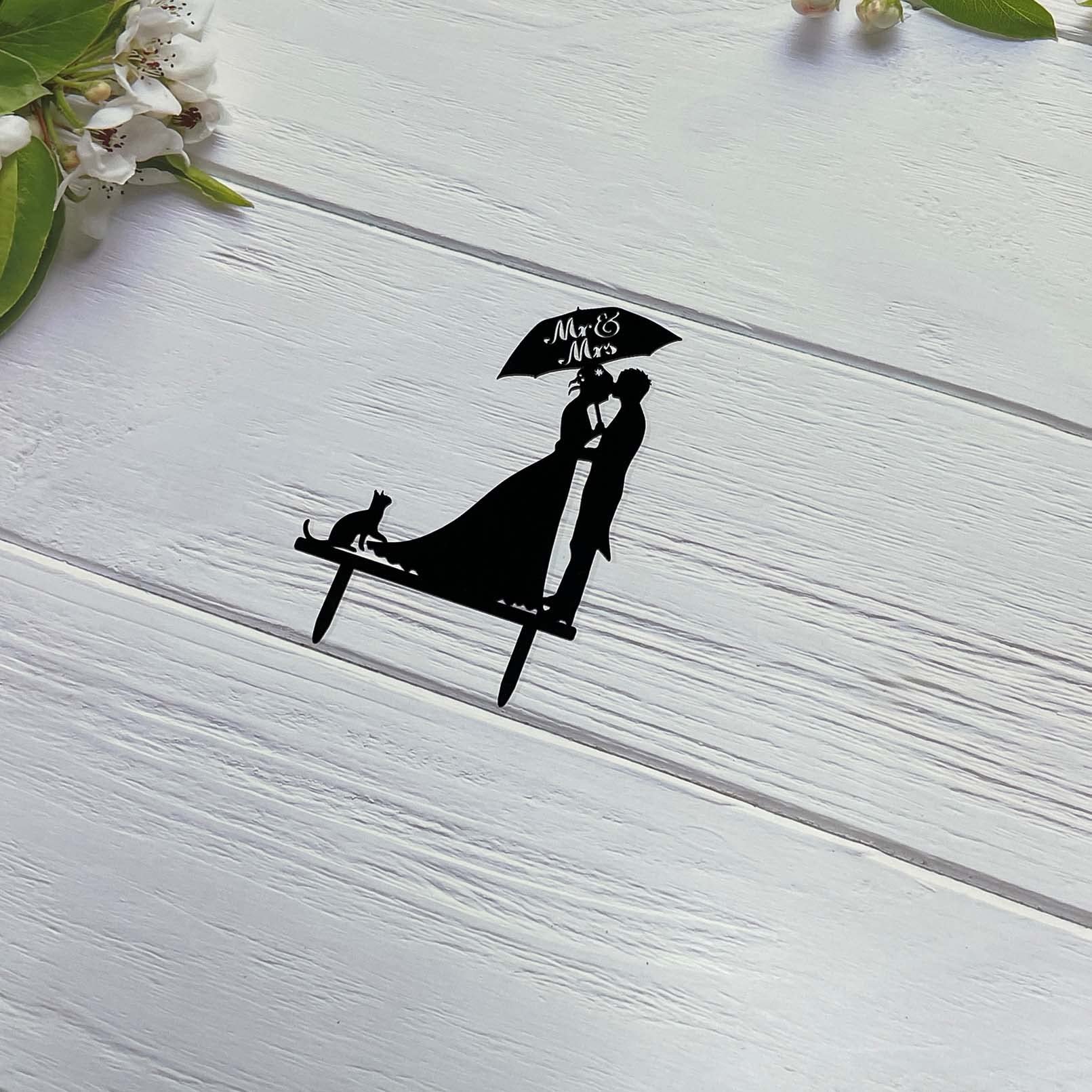 Elegant Black Acrylic Mr & Mrs Cake Topper - Wedding Anniversary Cake Decorations - Perfect for Anniversary Cakes, Wedding Desserts & Romantic Celebrations