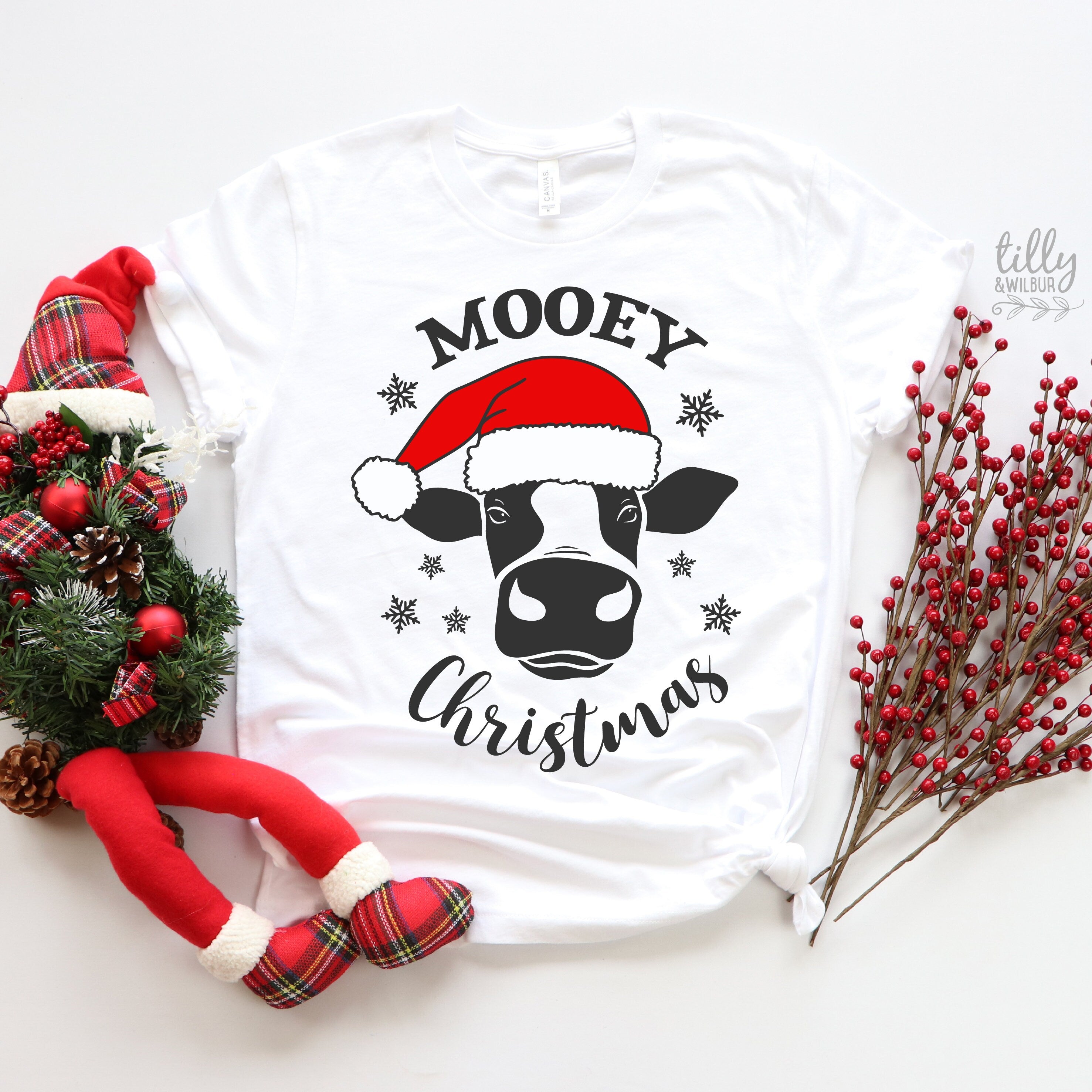 Festive Mooey Christmas T-Shirt - Multiple Colors Available - Perfect for Holiday Parties & Family Gatherings