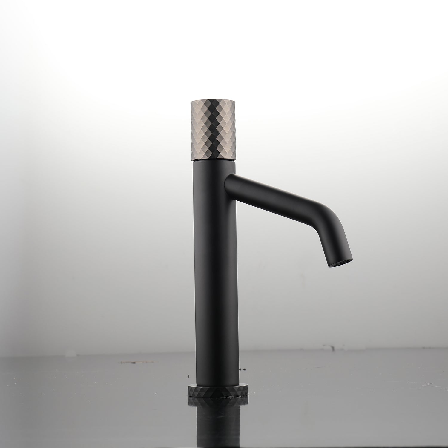 DAX 65130 Single Handle Bathroom Faucet - Chrome Finish, Water-Saving Design for Modern Bathroom Sink - Perfect for Home, Hotel, and Commercial Use