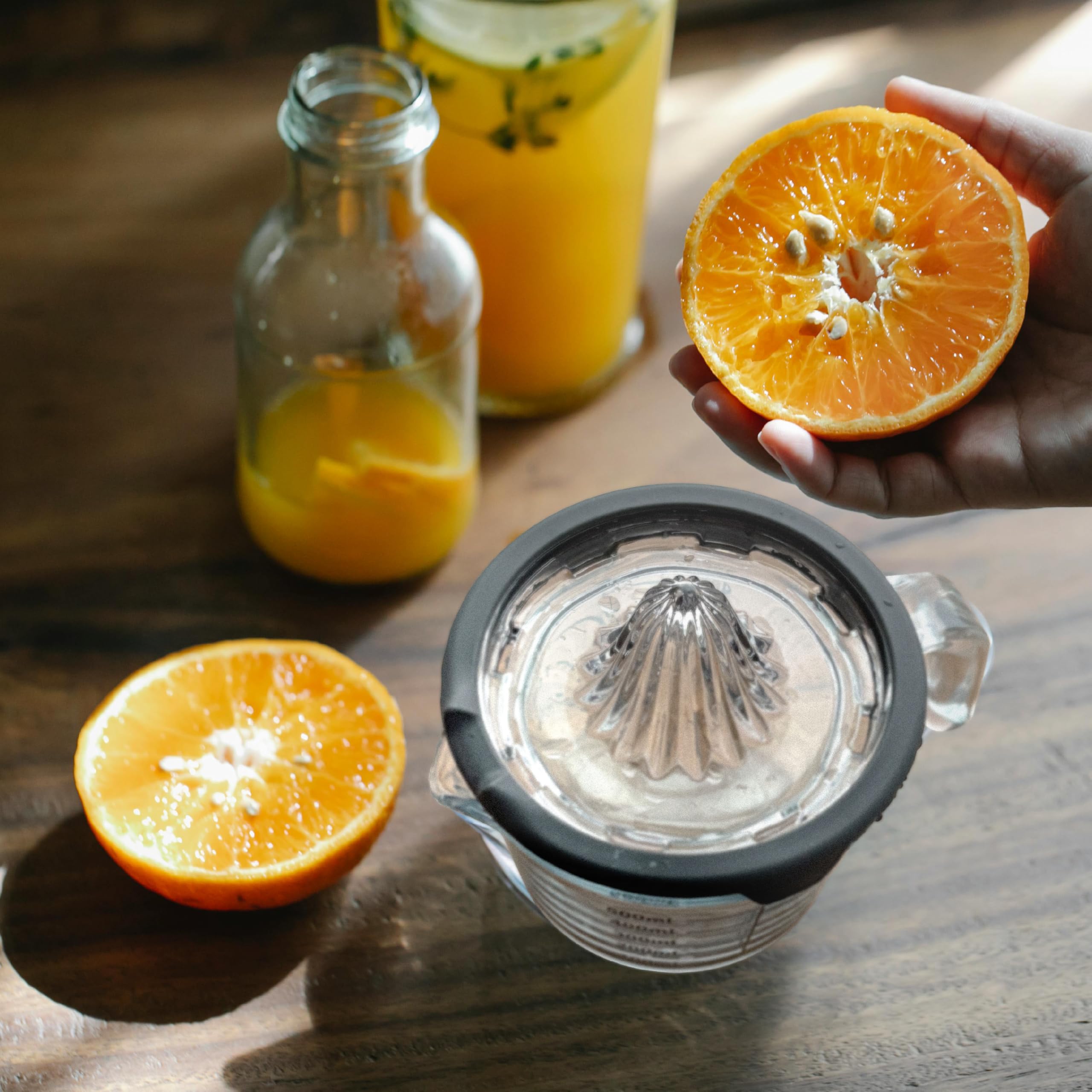 2-Pack Cartman Glass Measuring Cups with Lemon & Lime Juicer - Cold Grey Color, Hand Juicer, Liquid Measuring Cup (Ounces), Citrus Reamer - Perfect for Cocktails, Baking & Kitchen Measuring
