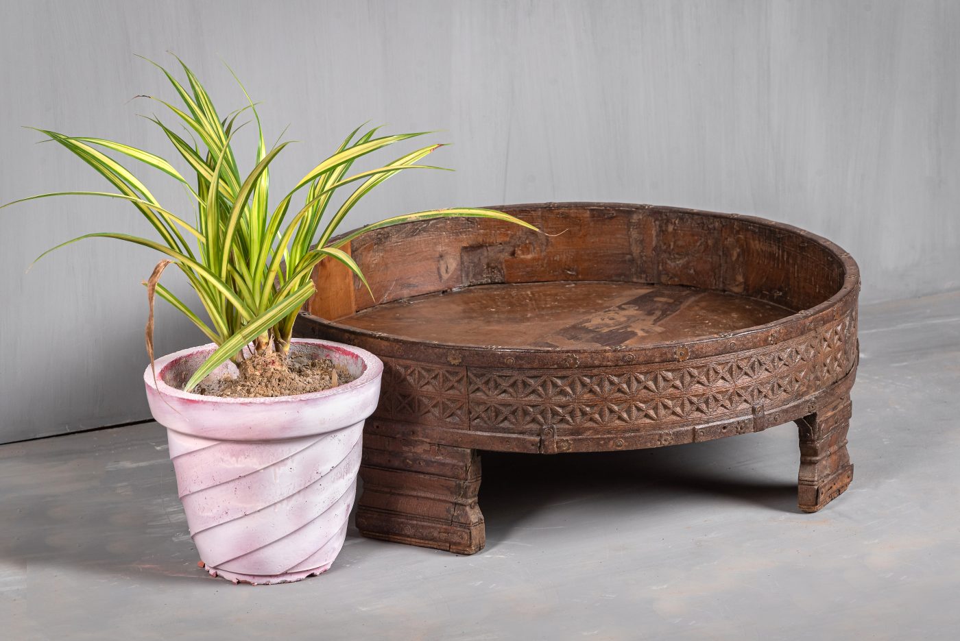 Handmade Dark Brown Wooden Coffee Table with Carved Round Grinder Design - Perfect for Living Room, Lounge & Coffee Shop Decor