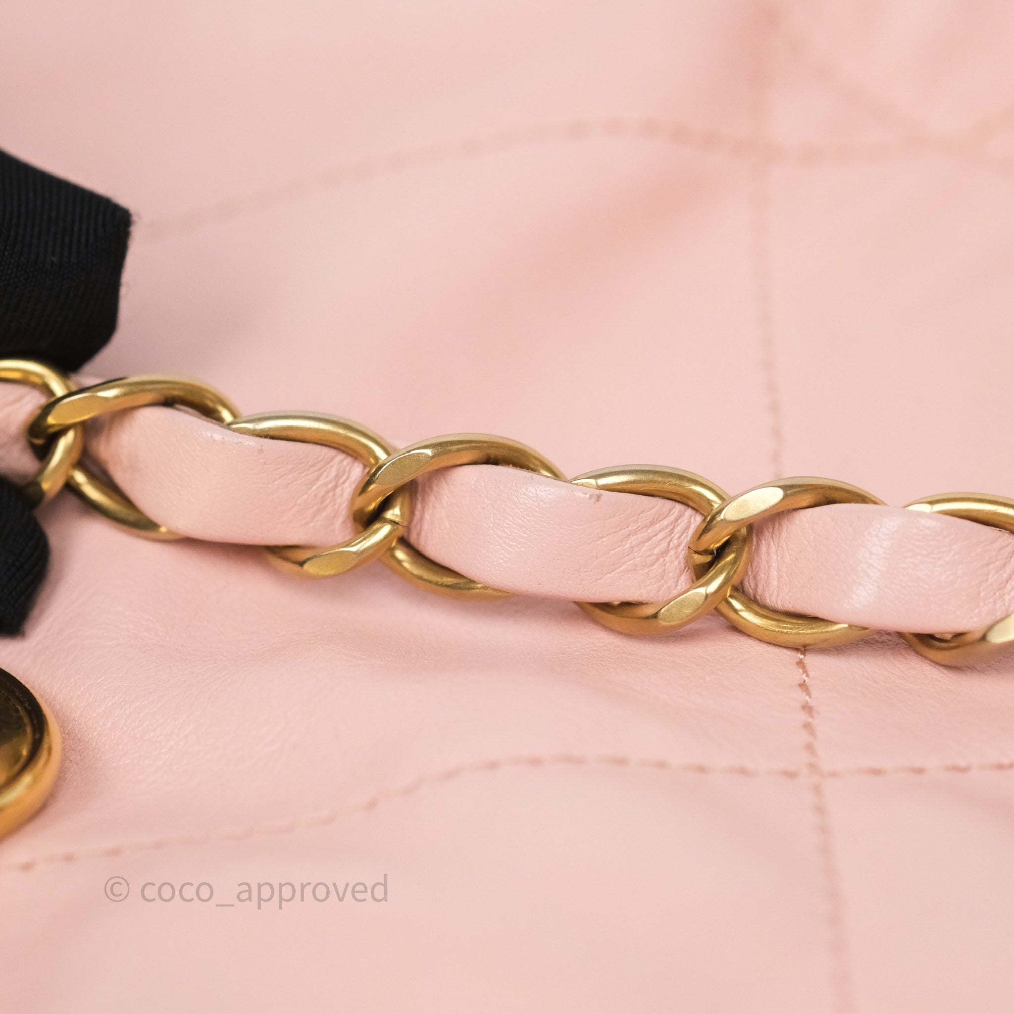 Chanel 22 Medium Handbag in Pink Crumpled Calfskin with Aged Gold Hardware - Luxury Crossbody Bag for Women, Perfect for Date Night & Special Occasions