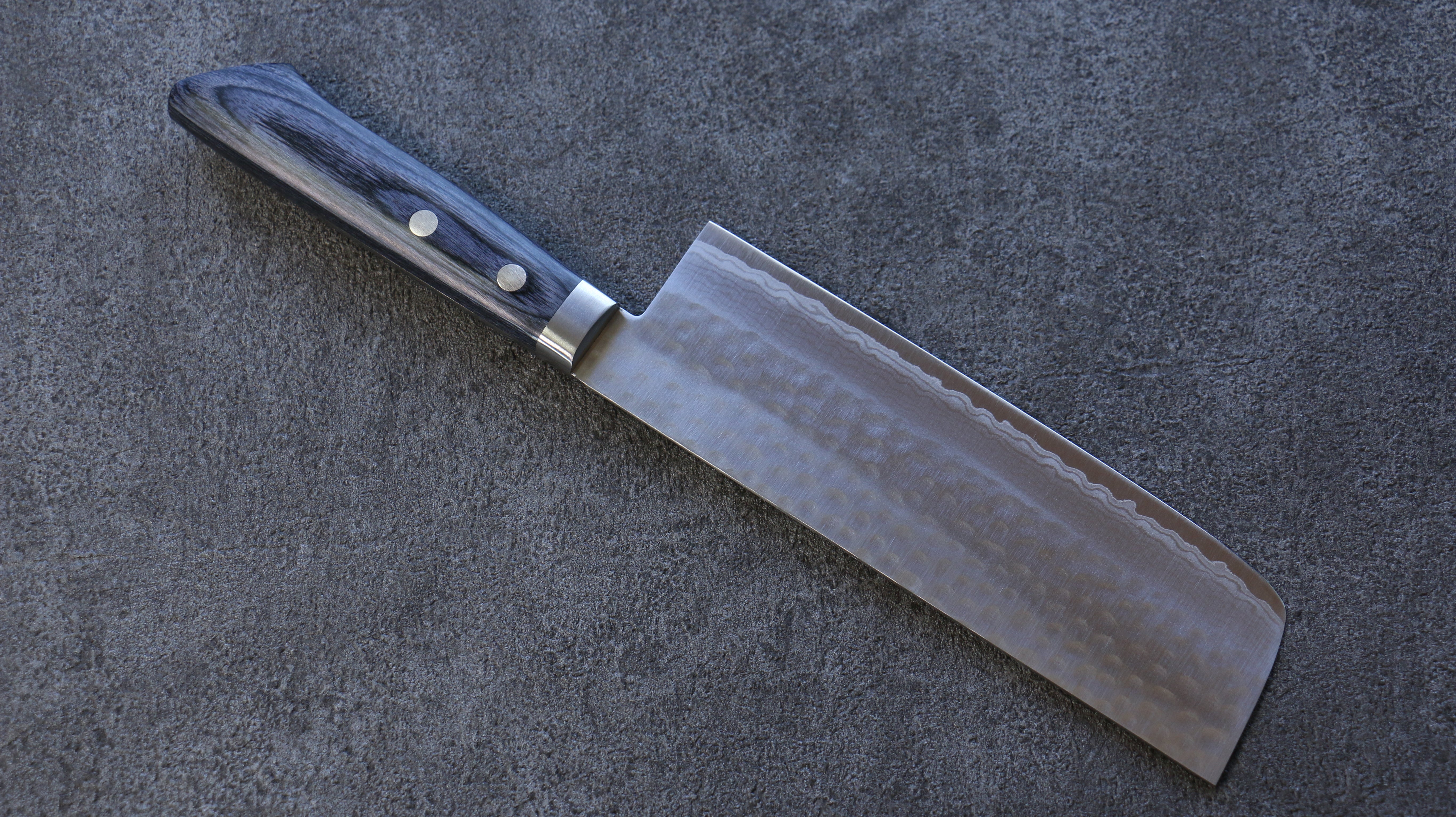 Premium Kunihira Kokuryu VG10 Hammered Nakiri Knife 165mm - Japanese Blue Pakka Wood Handle - Perfect for Slicing Vegetables & Sushi Preparation