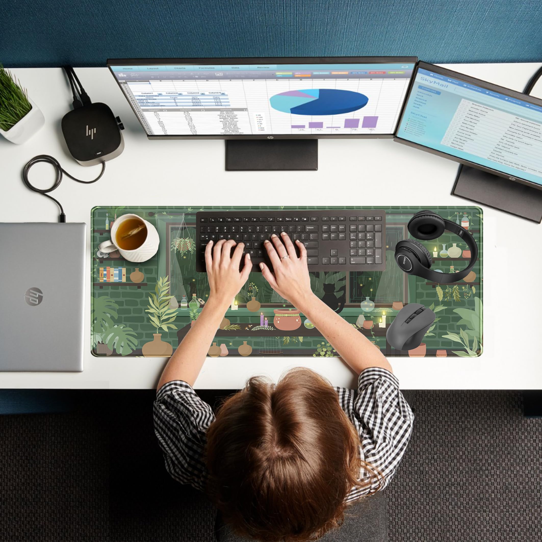 Kawaii Green Plants Gaming Mouse Pad XL - Aesthetic Anime Black Cat Desk Mat for Laptop & Computer (31.5