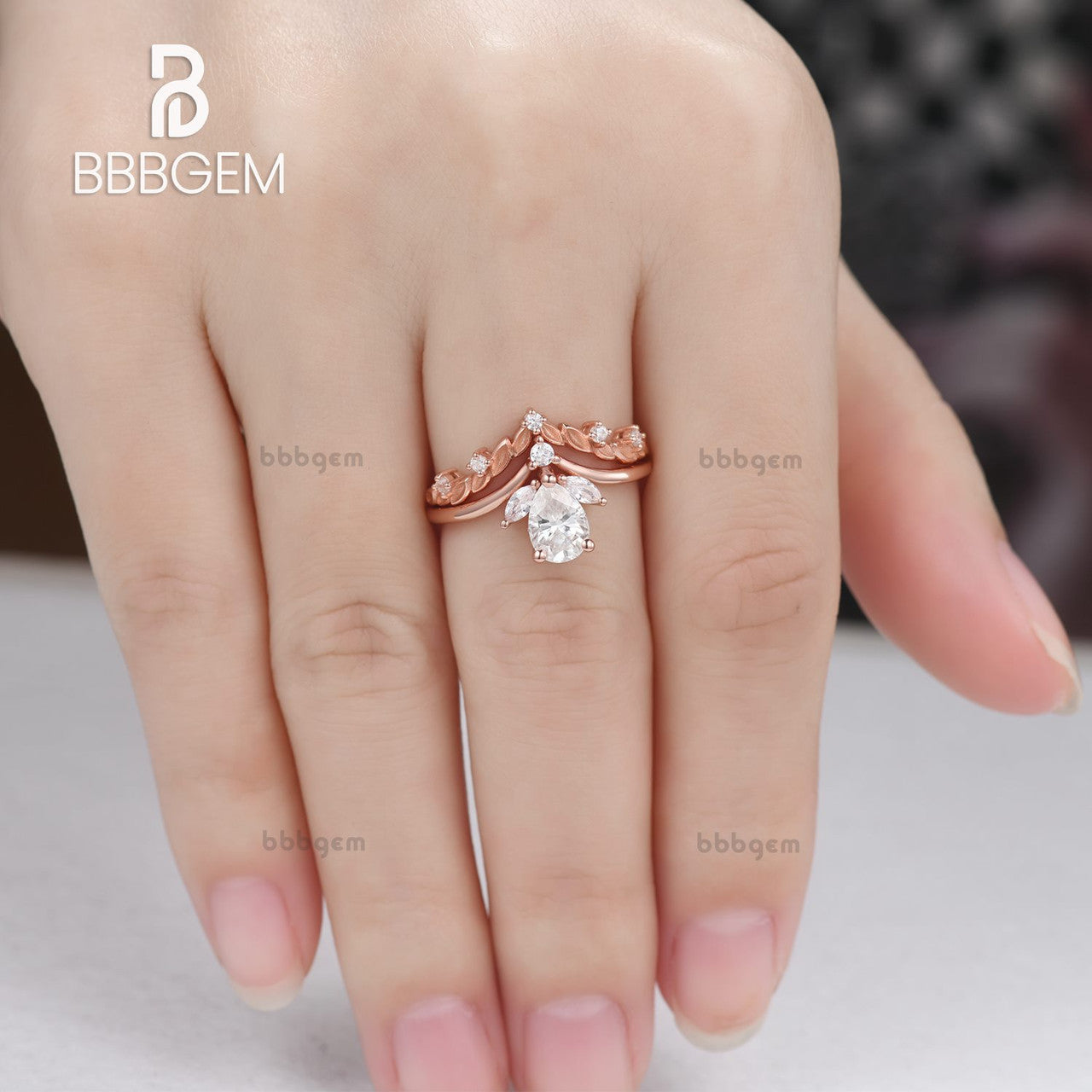 Pear & Marquise Floral Moissanite Engagement Ring Set with V-Shaped Leafy Wedding Band – Elegant Bridal Jewelry for Proposals, Anniversaries & Special Occasions