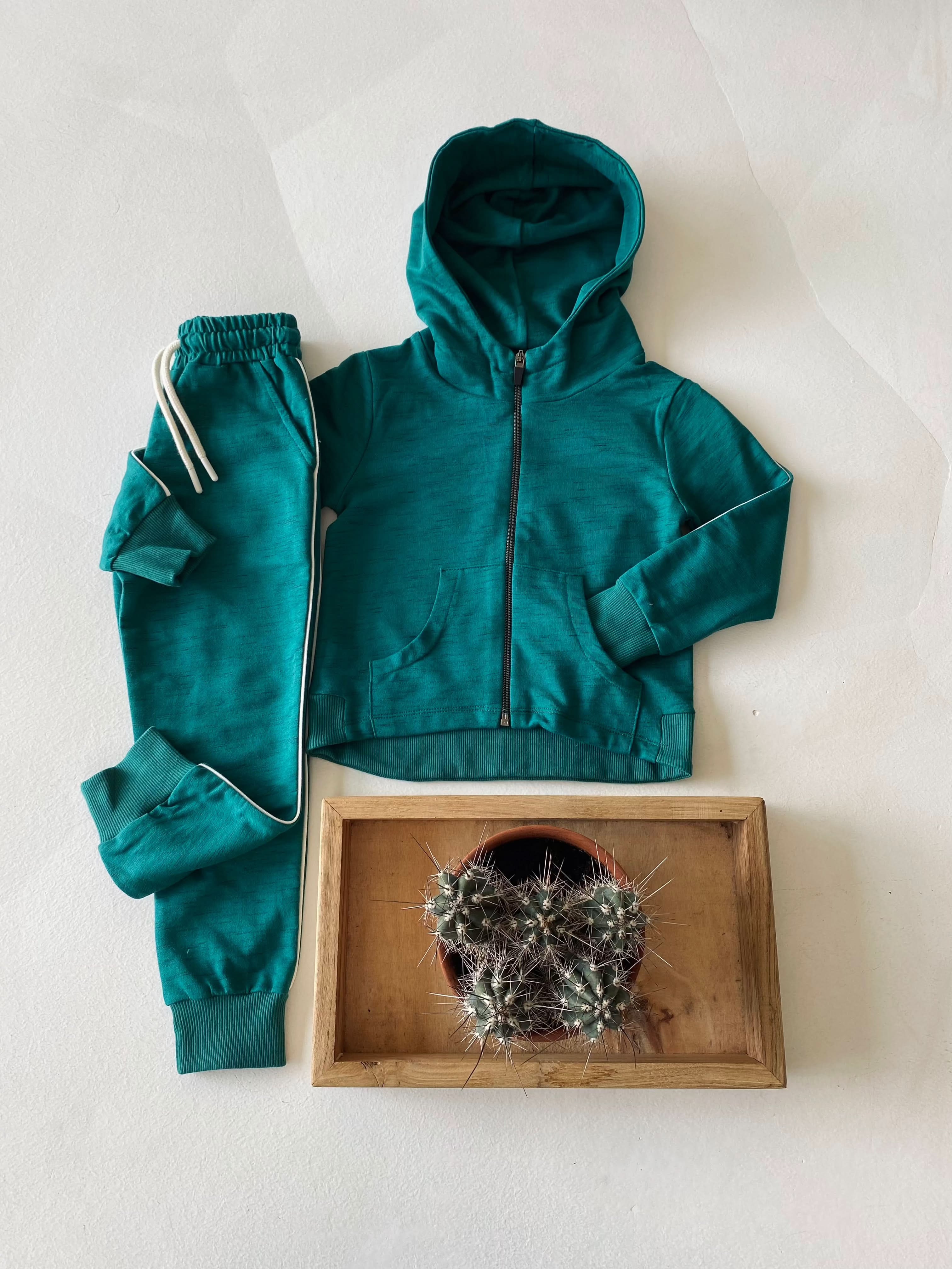 Kids Zippered Hoodie and Sweatpants Set - Cozy Fleece Loungewear for Boys & Girls - Perfect for Playdates, School, and Home Comfort