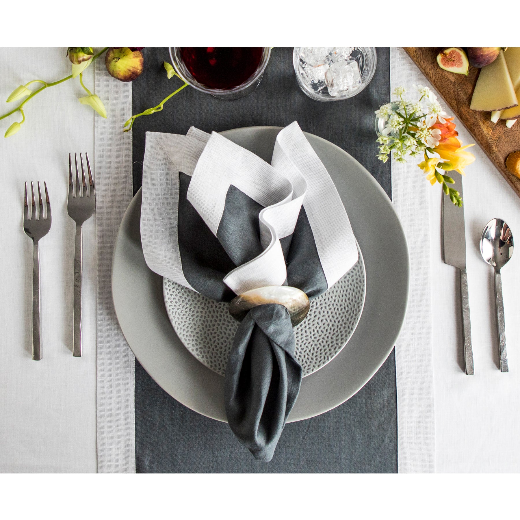Festive Edge Napkins - Set of 4 Premium Cotton Dinner Napkins for Holiday Parties, Thanksgiving & Christmas Dinner Table Decor - Perfect for Fine Dining & Special Occasions