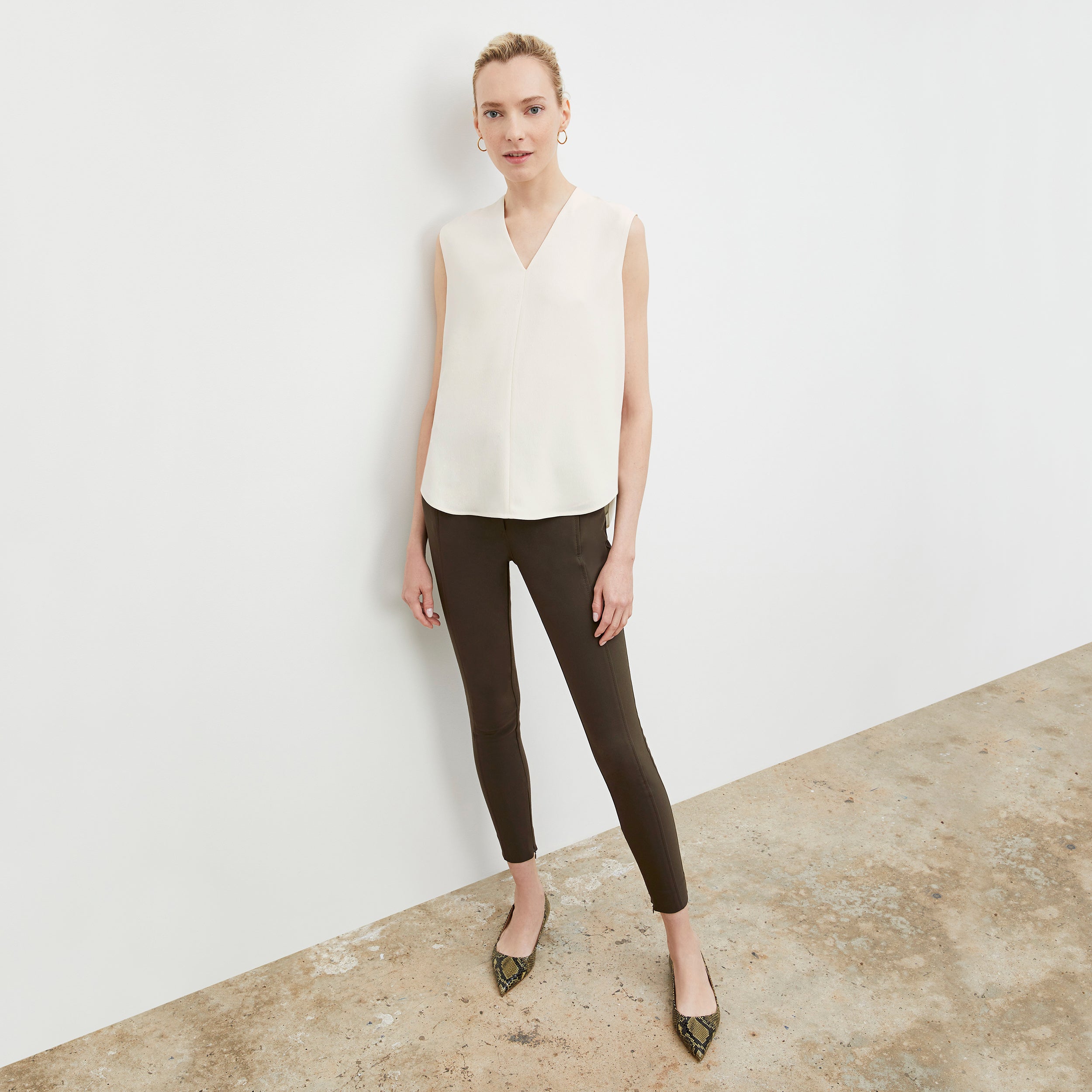 Curie Pant PowerStretch Pro - High-Performance Stretch Pants for Women in Dark Olive | Perfect for Yoga, Hiking & Outdoor Activities