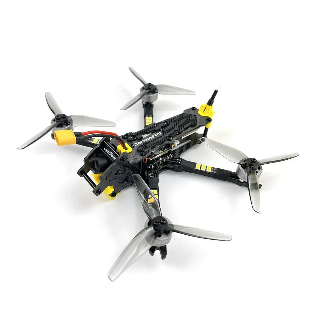 DarwinFPV BabyApe II 156mm 3.5 Inch Analog FPV Racing Drone - 4S/6S Compatible Freestyle Quadcopter for Outdoor Aerial Photography & FPV Flying Adventures