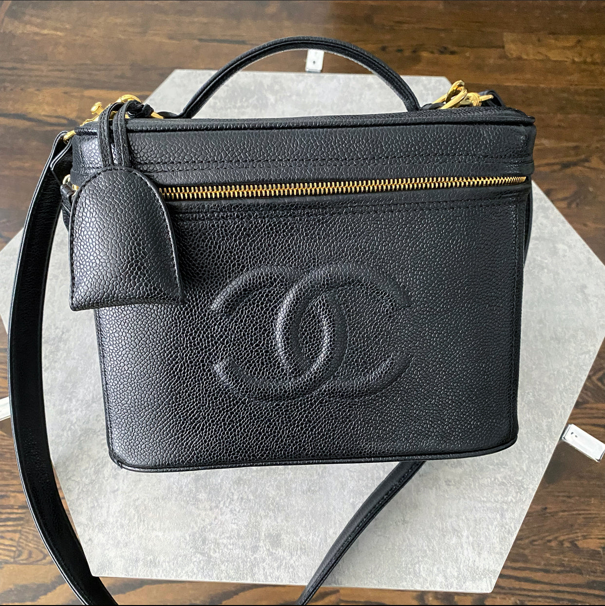 Chanel Vintage 1996 Black Caviar Leather CC Vanity Shoulder Bag - Luxury Crossbody Purse for Women, Perfect for Evening Parties & Date Nights