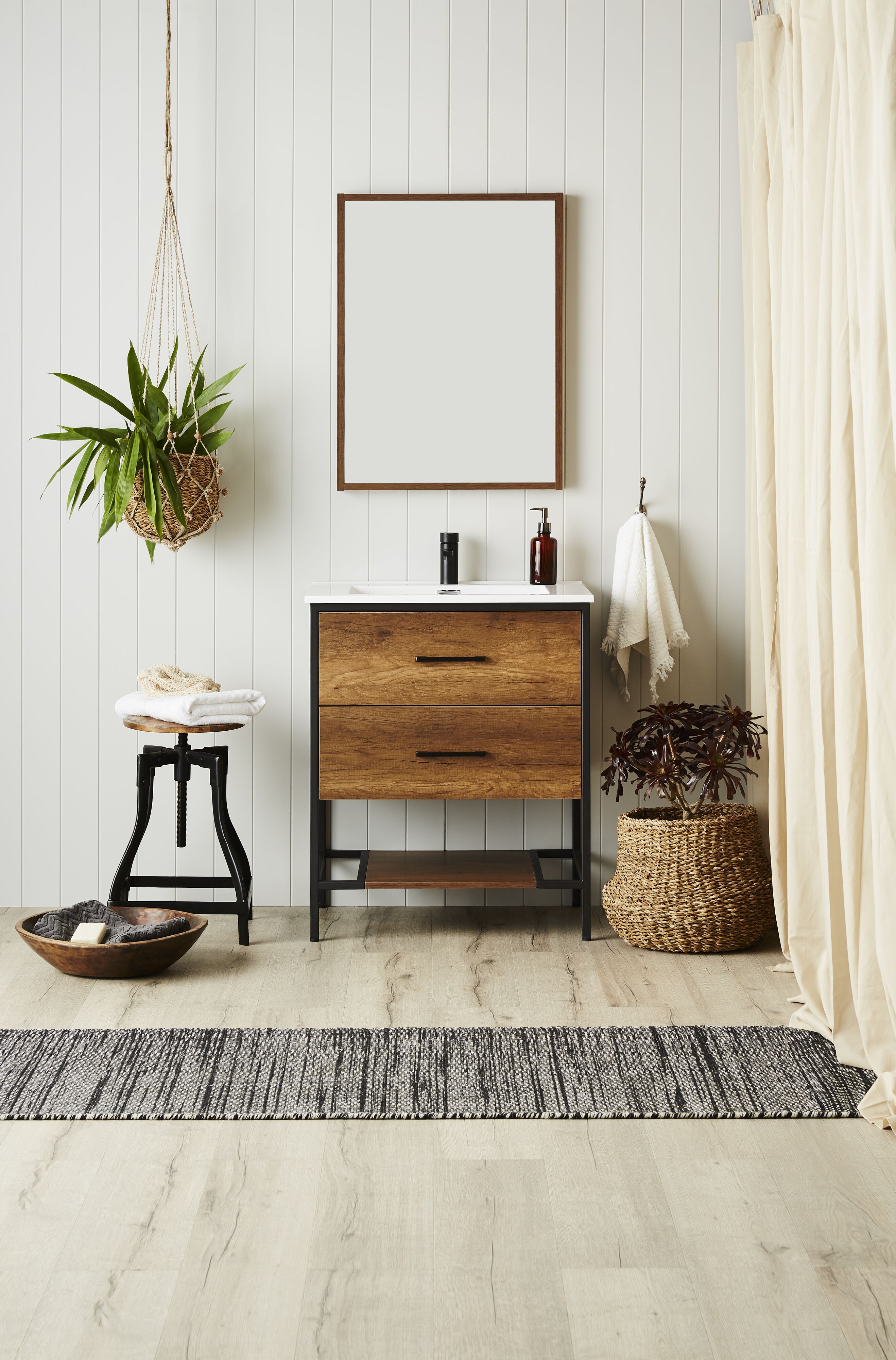 3951 Large Acorn Hat & Coat Hook - Polished Iron Metal Wall Hanger (H150xP95mm) - Perfect for Entryway, Mudroom, and Bathroom Organization