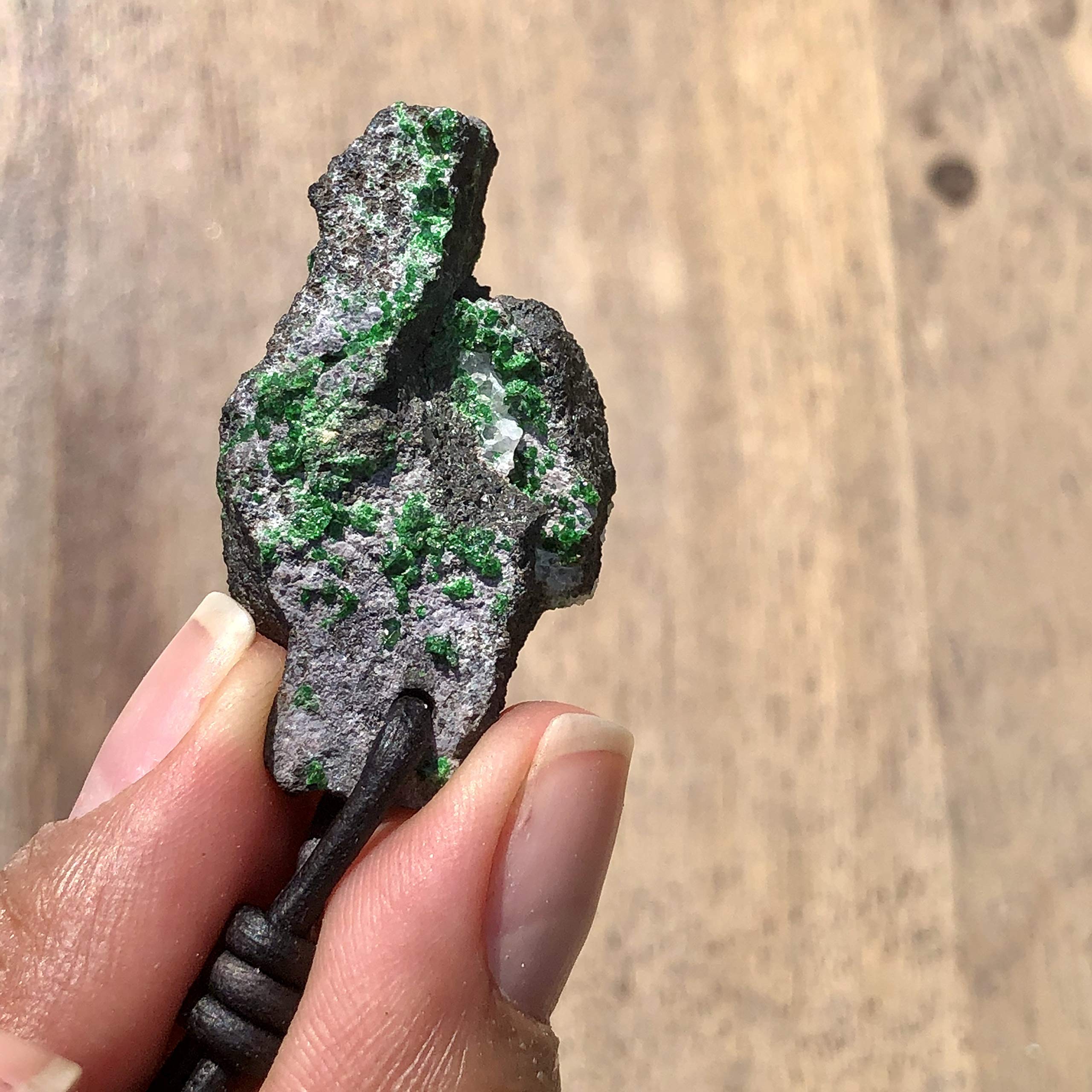 Garnet Raw Stone Necklace - Natural Uvarovite Crystal Pendant for Women & Men | Healing Jewelry, Boho Hippie Accessory, Protection Amulet | Perfect Gift for Wife, Birthday & Good Fortune | Yoga, Meditation & Spiritual Ceremonies