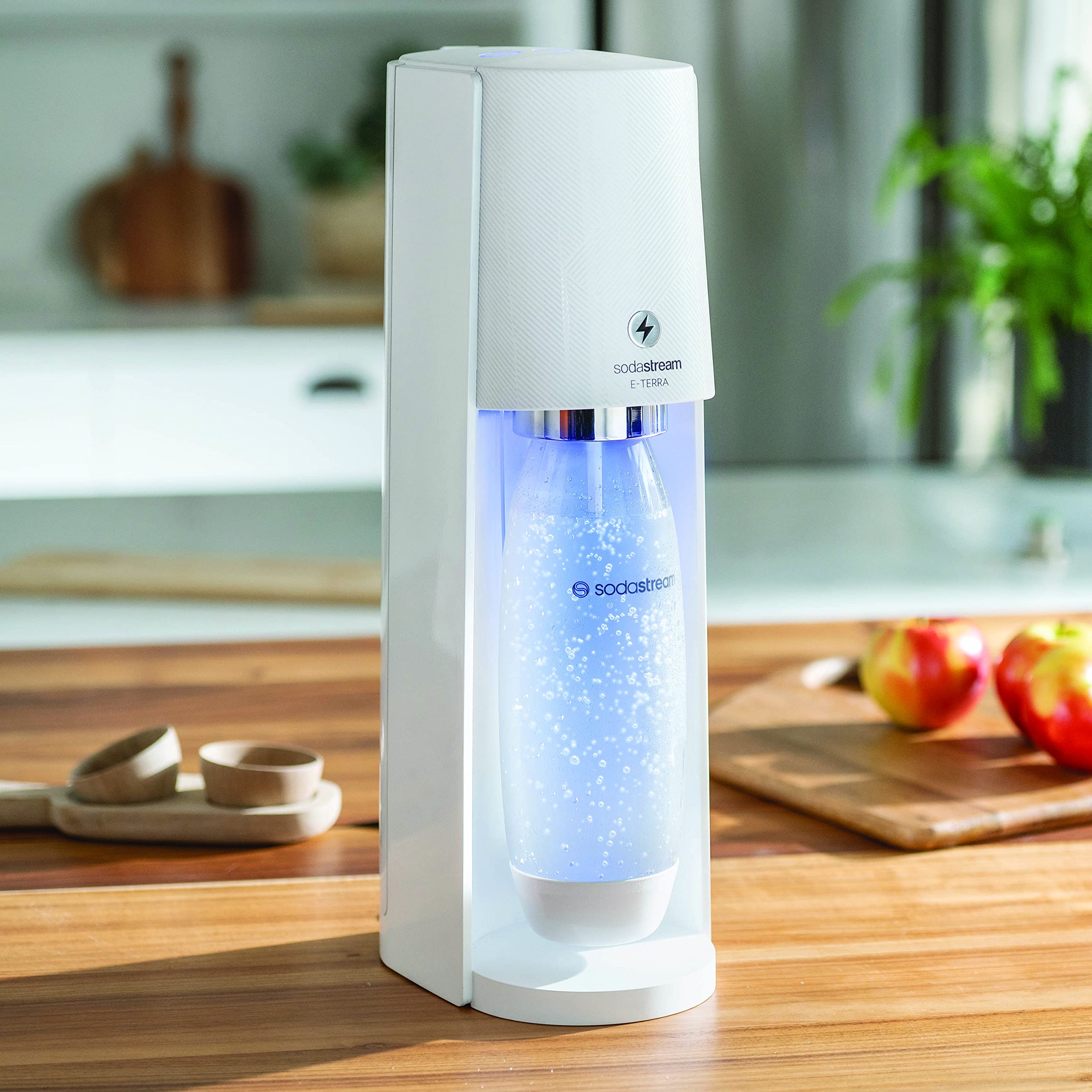 SodaStream E-TERRA Sparkling Water Maker Kit - White Home Soda Machine with CO2 Cylinder & Carbonating Bottle - Perfect for Healthy Homemade Sparkling Water, Cocktails & Party Drinks