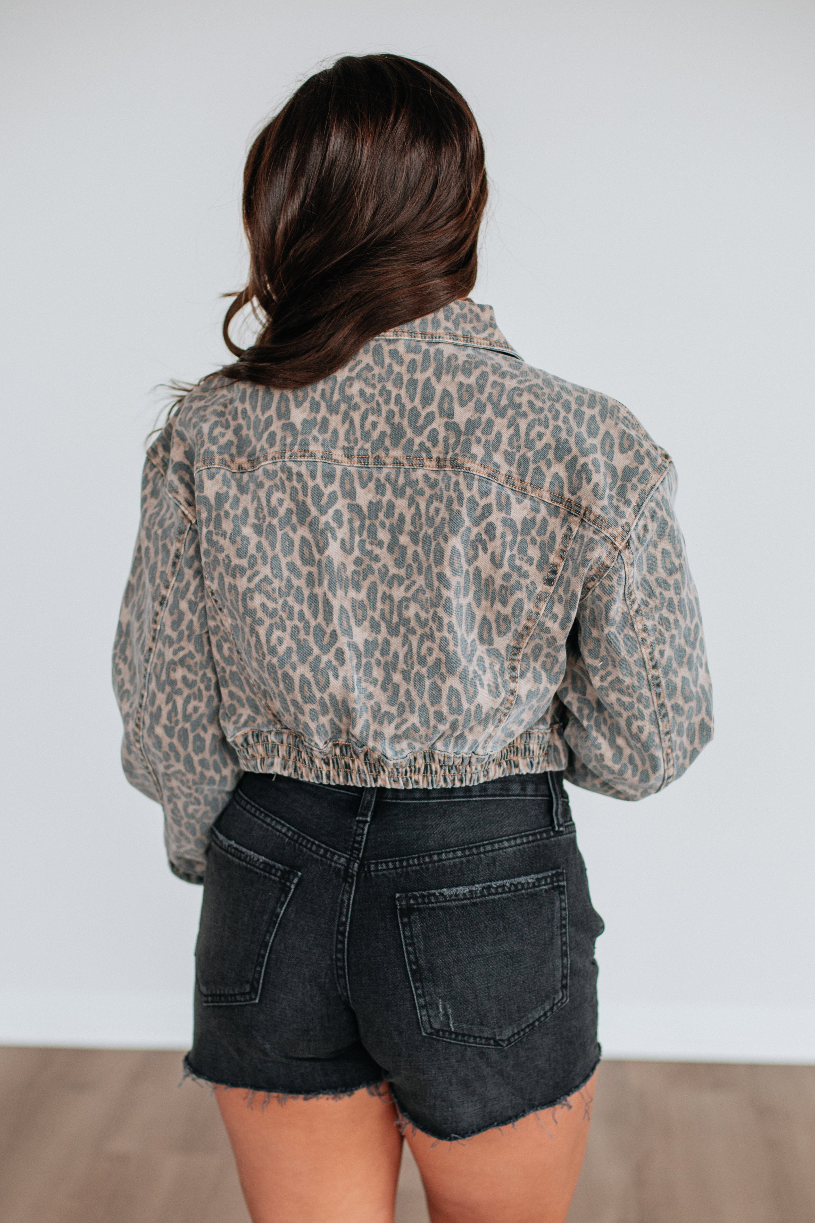 Stylish Desi Hidden Denim Jacket with Cheetah Print - Trendy Women's Fashion for Casual Outings & Streetwear