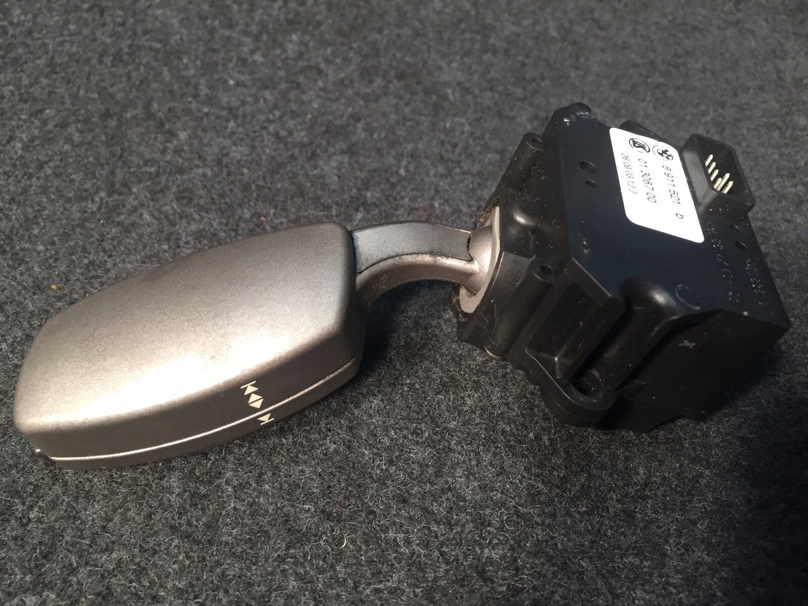 02 03 04 05 BMW 745i 745li E65 E66 Cruise Control Switch OEM 6 911 521 - Genuine Cruise Control Switch for BMW 7 Series - Perfect for Highway Driving & Long Distance Travel