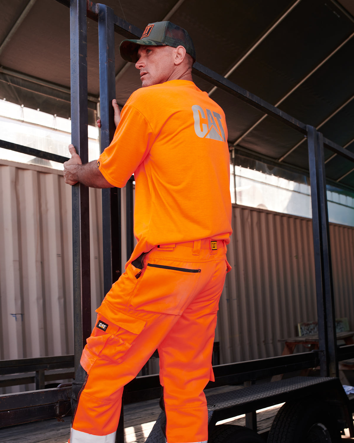 High Visibility Men's Pocket T-Shirt - Reflective Workwear for Construction & Safety - Comfortable & Durable for Outdoor Jobs