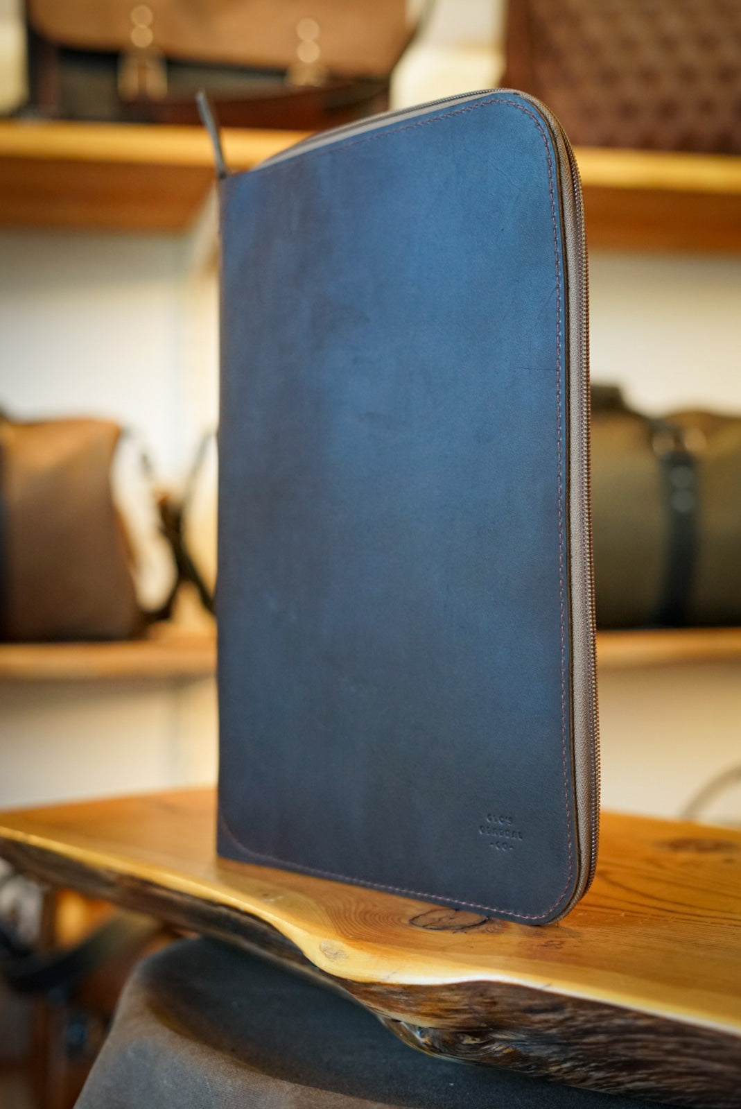 Premium Two-Tone Leather Padfolio - Pebbled Cappuccino & Fleet Sienna Brown - Professional Business Portfolio Organizer for Meetings, Interviews & Office Use