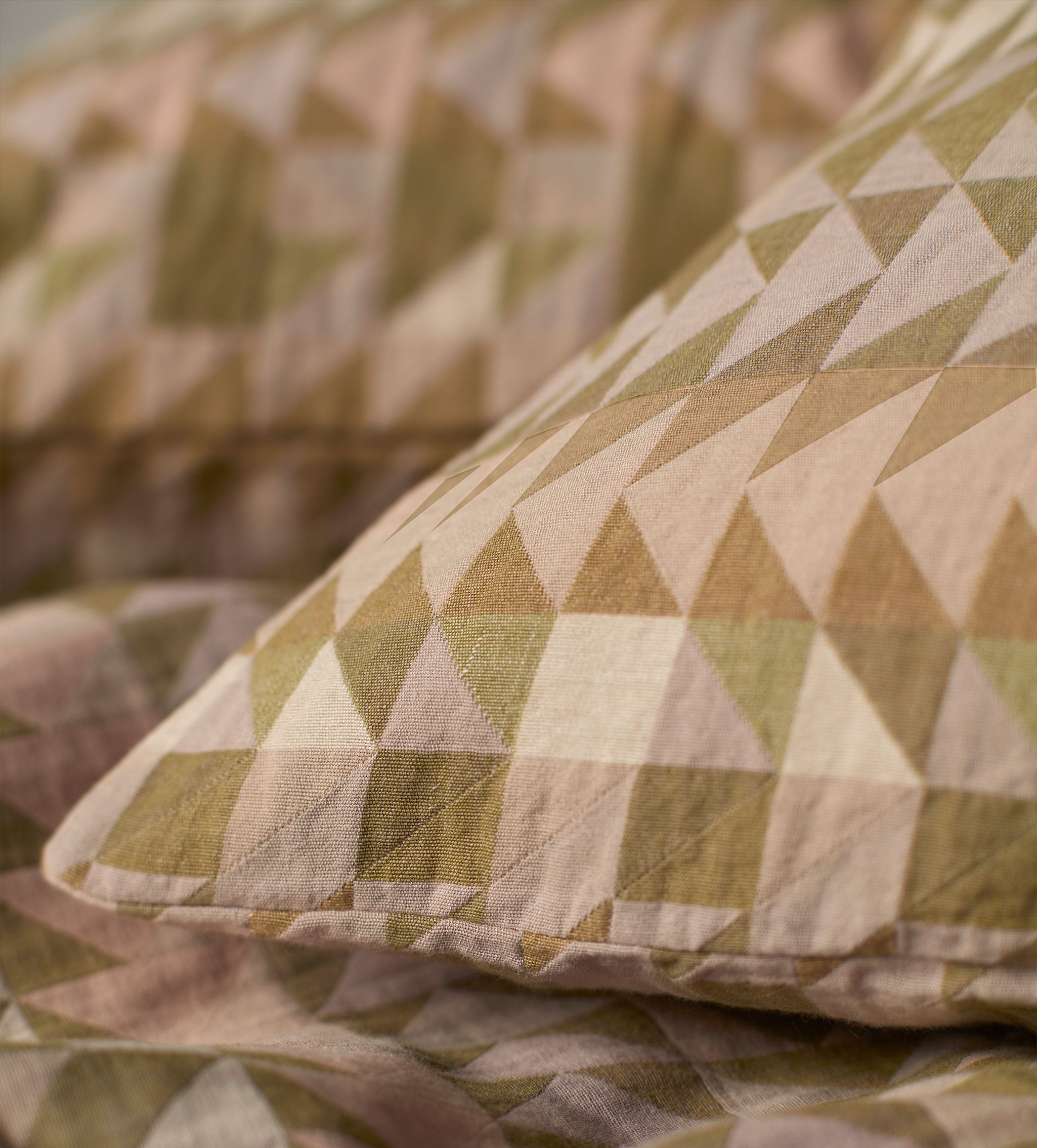 100% Cotton Bedspread - Soft & Breathable King/Queen Size Bed Cover - Perfect for Home Decor, Guest Room & Cozy Bedroom Makeover