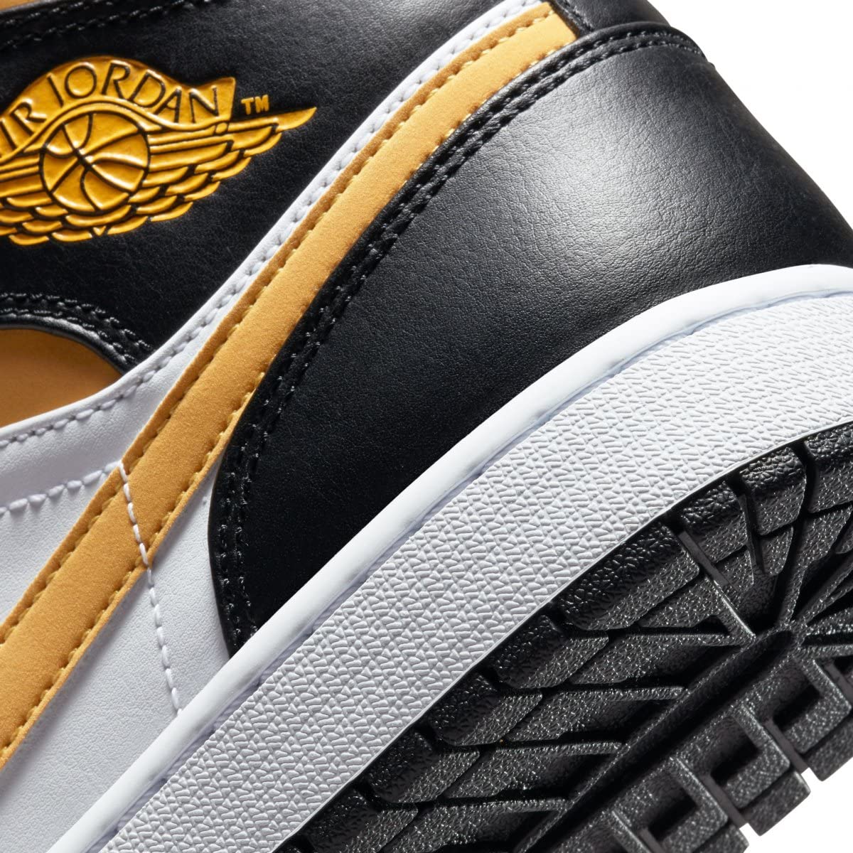 Nike Men's Basketball Shoes - High Performance Sneakers for Indoor & Outdoor Court Play - Perfect for Training, Games & Streetwear Fashion