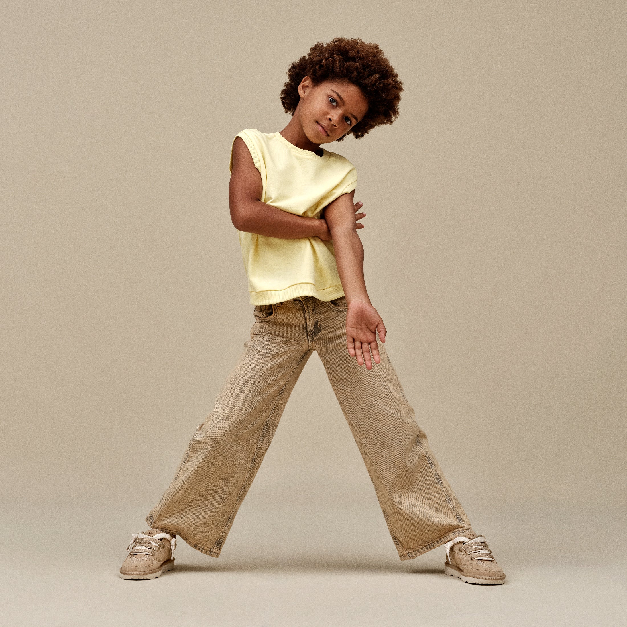 UGG Kids' Lo Lowmel Boots - Comfortable & Stylish Winter Shoes for Boys & Girls - Perfect for School, Outdoor Play & Cold Weather Activities