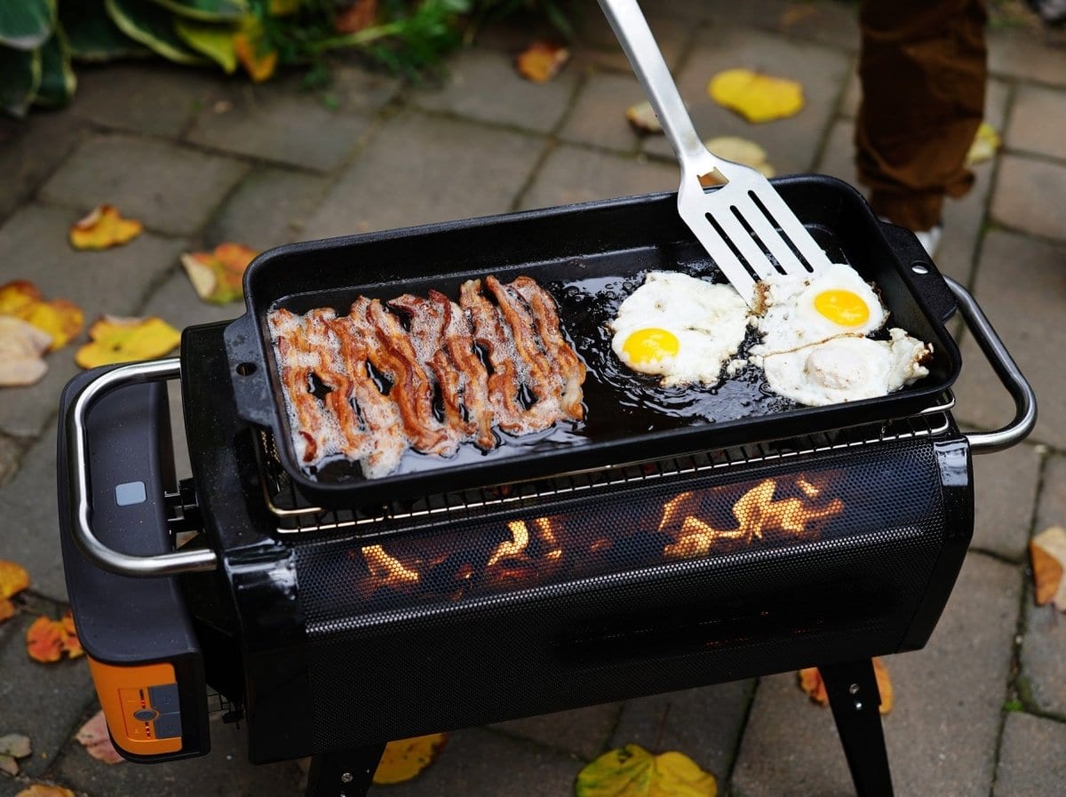 Best Fire Pit Griddle for Outdoor Cooking – Cast Iron Grill Top for Camping, Backyard BBQs & Patio Dining