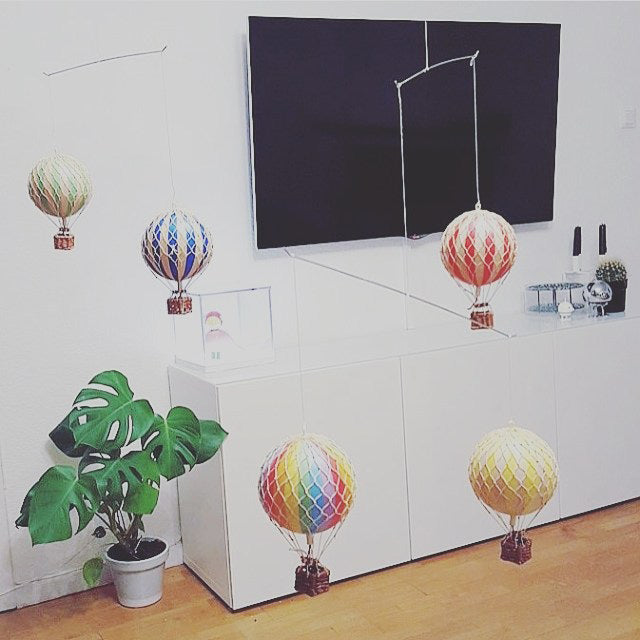 Authentic Miniature Hot Air Balloon Hanging Decor - 30cm Travel-Themed Room Decoration for Nursery, Bedroom & Party Decorations