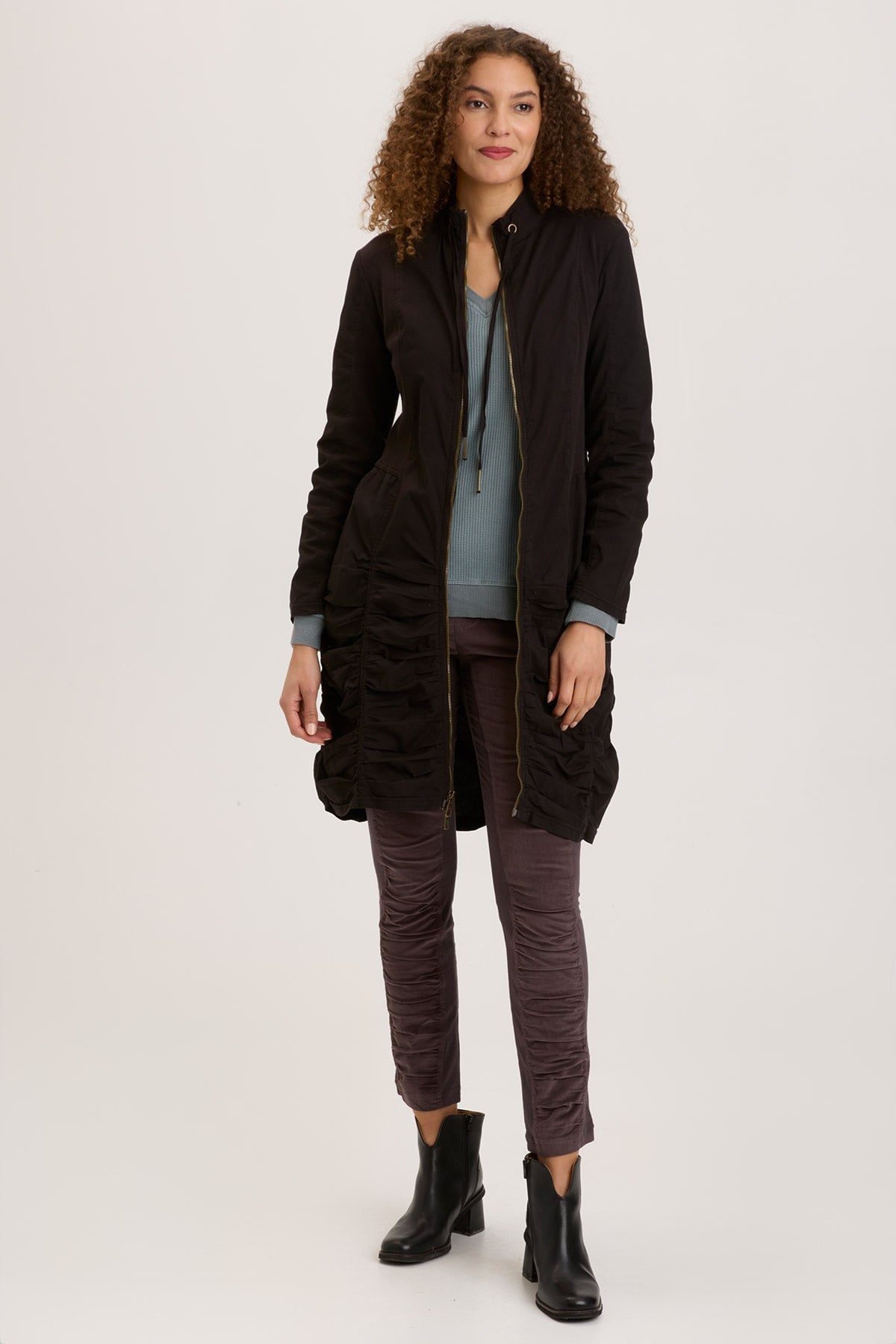 Stylish Fiore Jacket in Black - Trendy Women's Outerwear for Fall & Winter Fashion | Perfect for Casual Outings & Outdoor Adventures