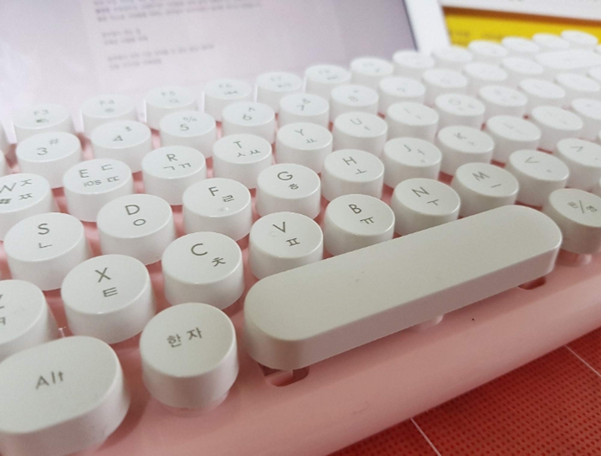 Compact Mini Bluetooth Keyboard - Korean & English Bilingual Layout - Perfect for Smartphones, Tablets, and Laptops