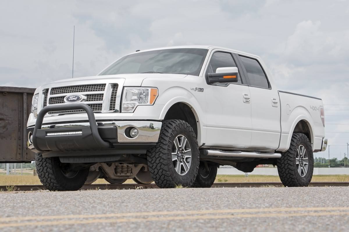 Rough Country Black LED Bull Bar with 20