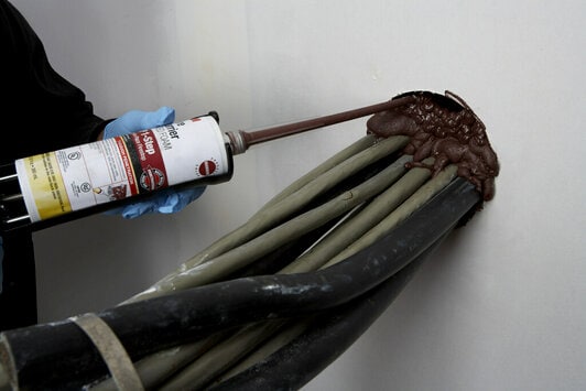 3M Fire Barrier Rated Foam FIP 1-Step (6 Pack) - Fireproof Sealant for Gaps, Pipes & Electrical Openings - Ideal for Home, Office & Commercial Fire Safety Protection